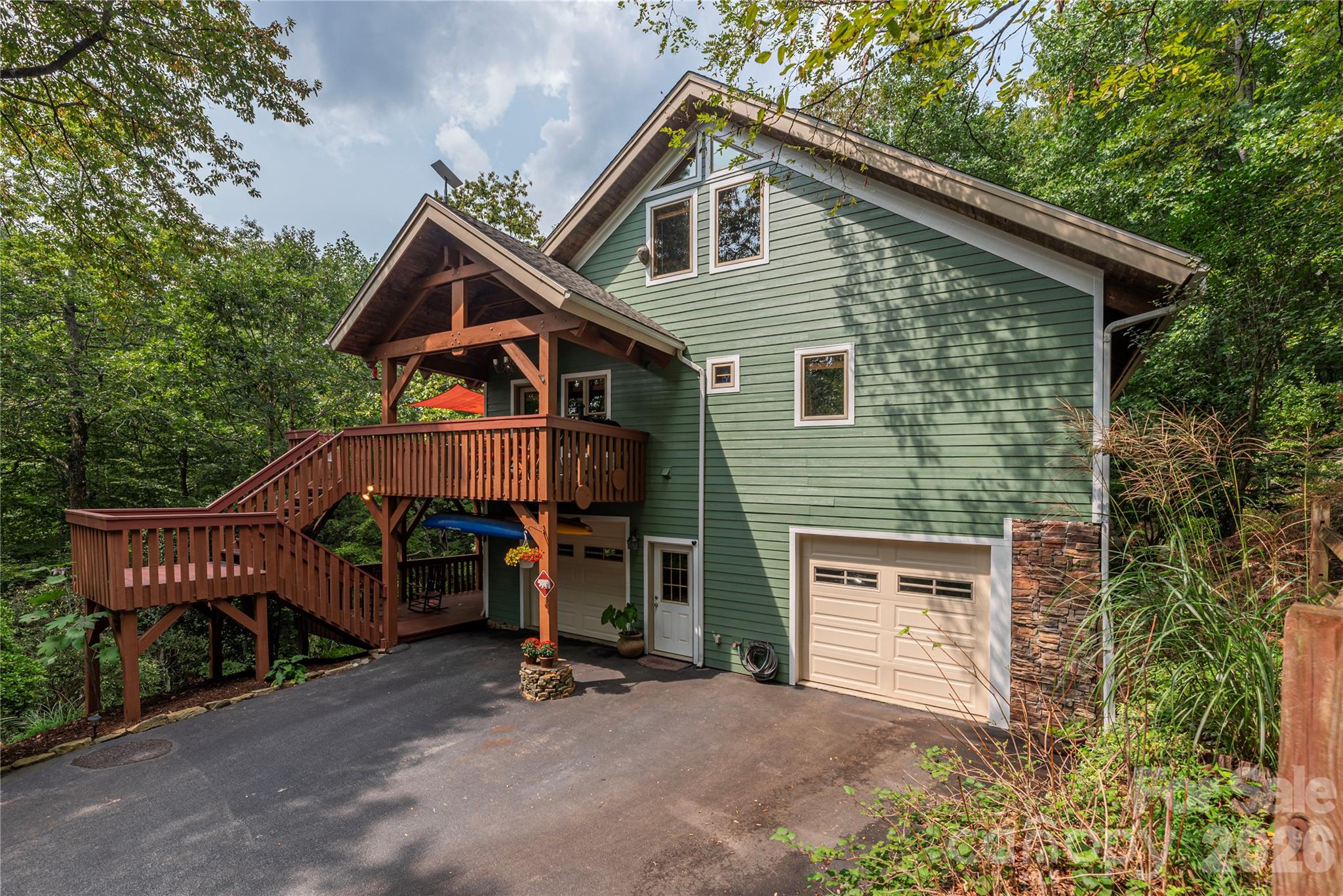 116 Ivy Road — Mills River