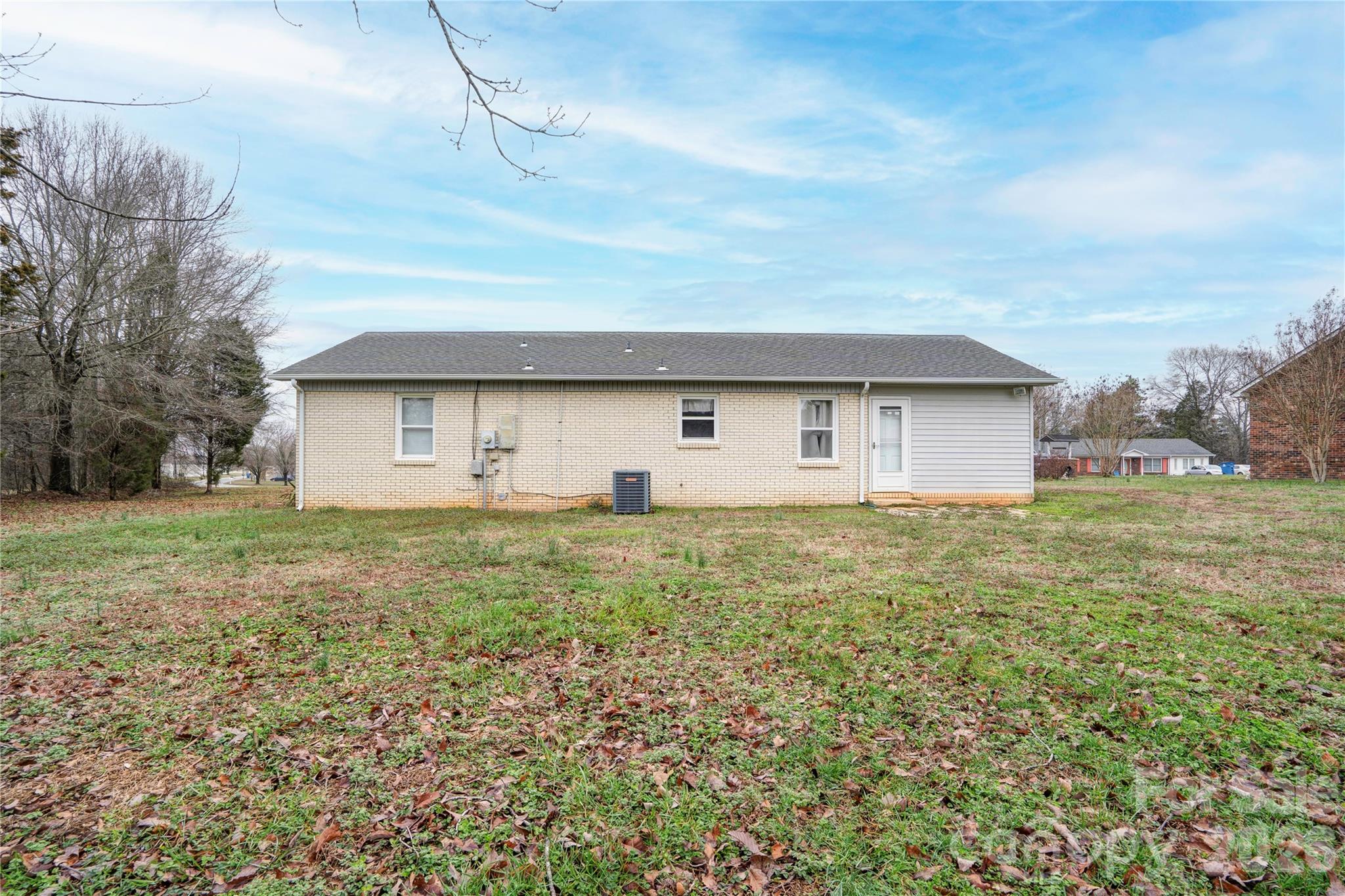 113 Hicks Road — Grover