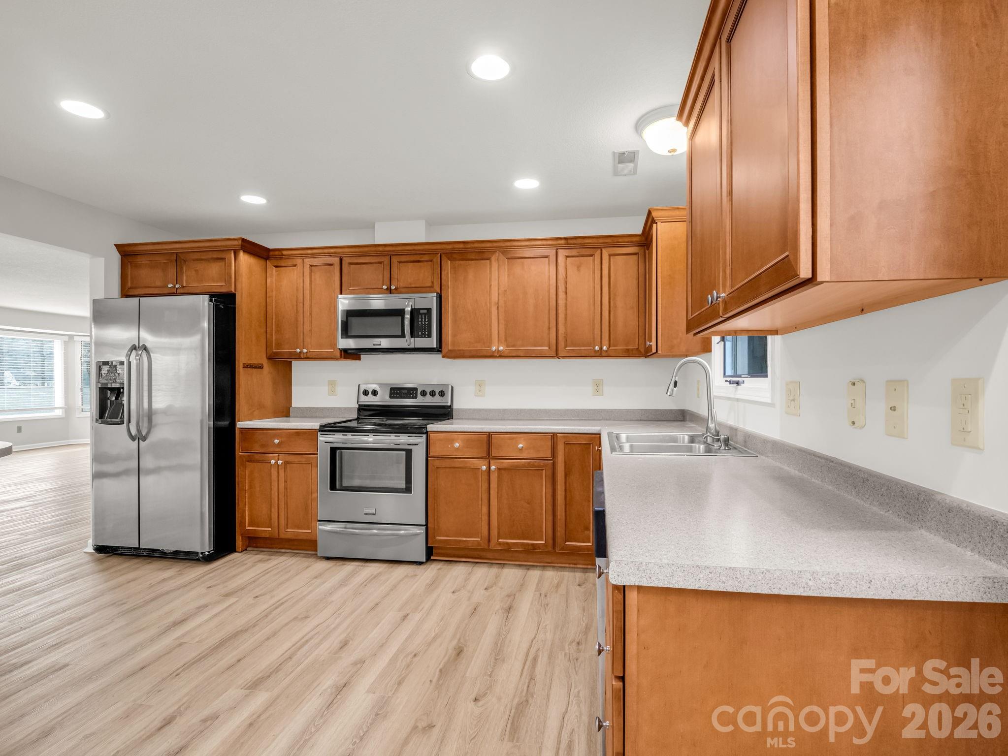 303 Golfside Drive — Flat Rock