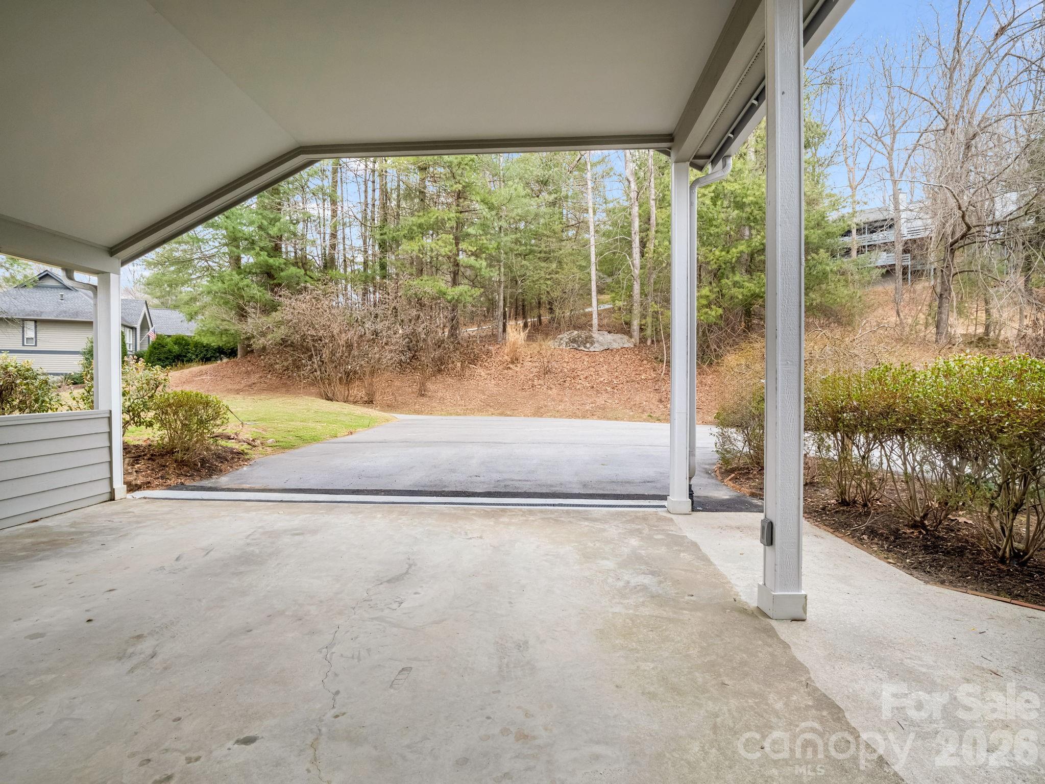 303 Golfside Drive — Flat Rock