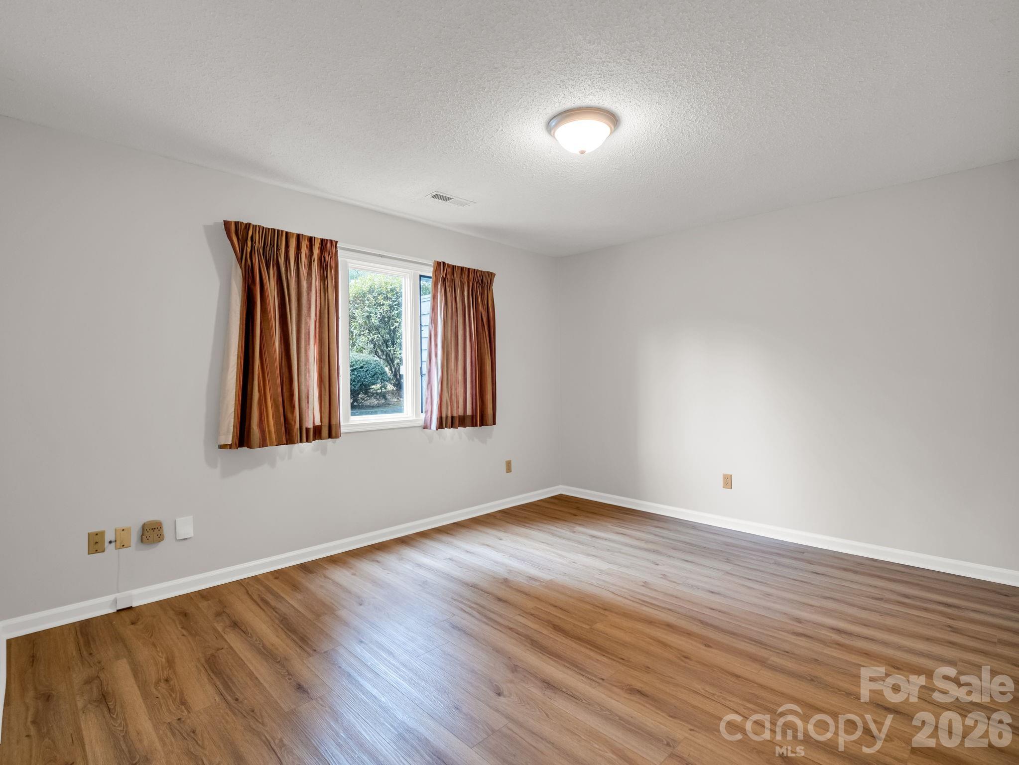 303 Golfside Drive — Flat Rock