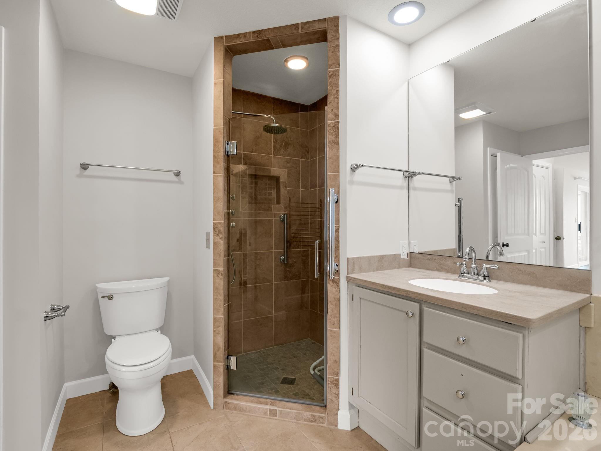 303 Golfside Drive — Flat Rock