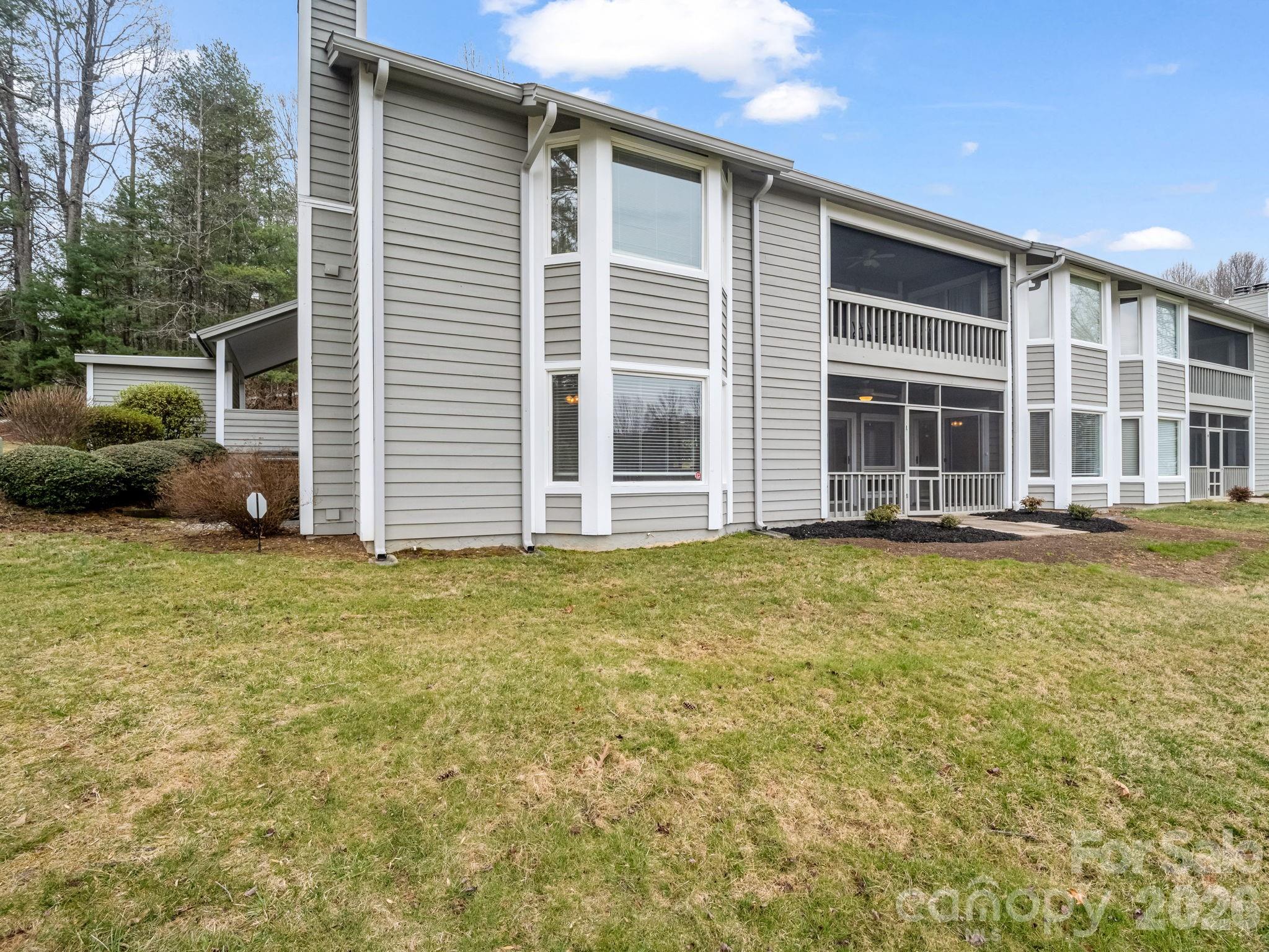 303 Golfside Drive — Flat Rock