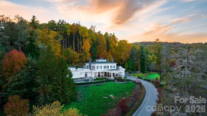 303 Golfside Drive — Flat Rock