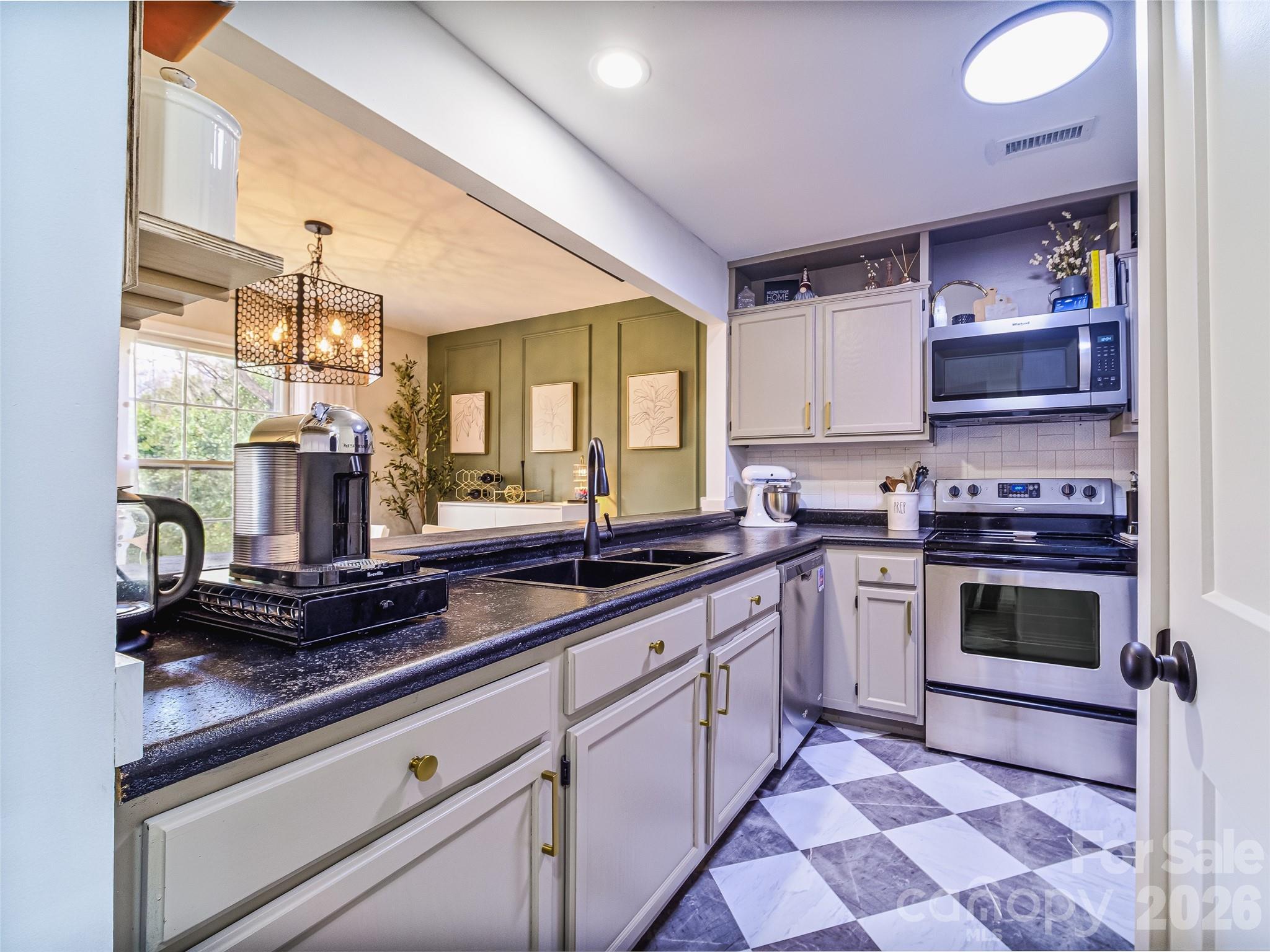 3300 Selwyn Farms Lane #5 — Charlotte