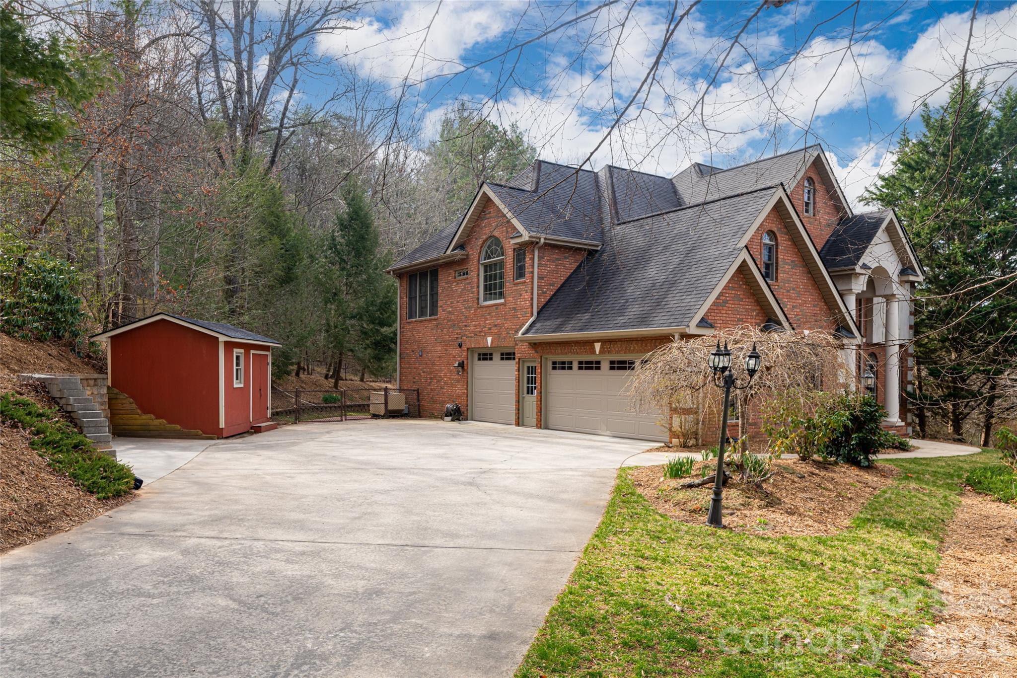 39 Windover Drive — Asheville