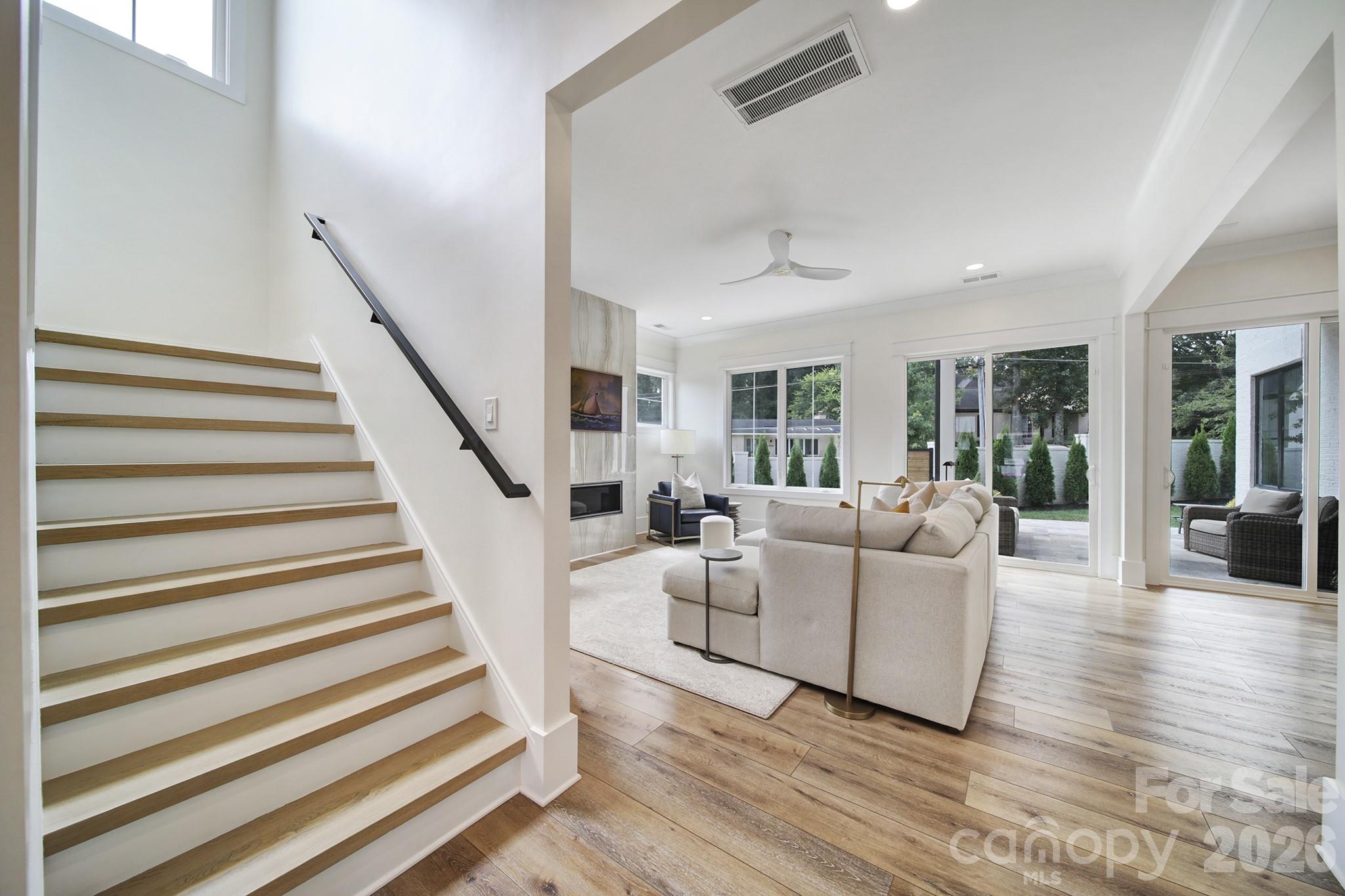 911 Laurel Creek Lane — Charlotte