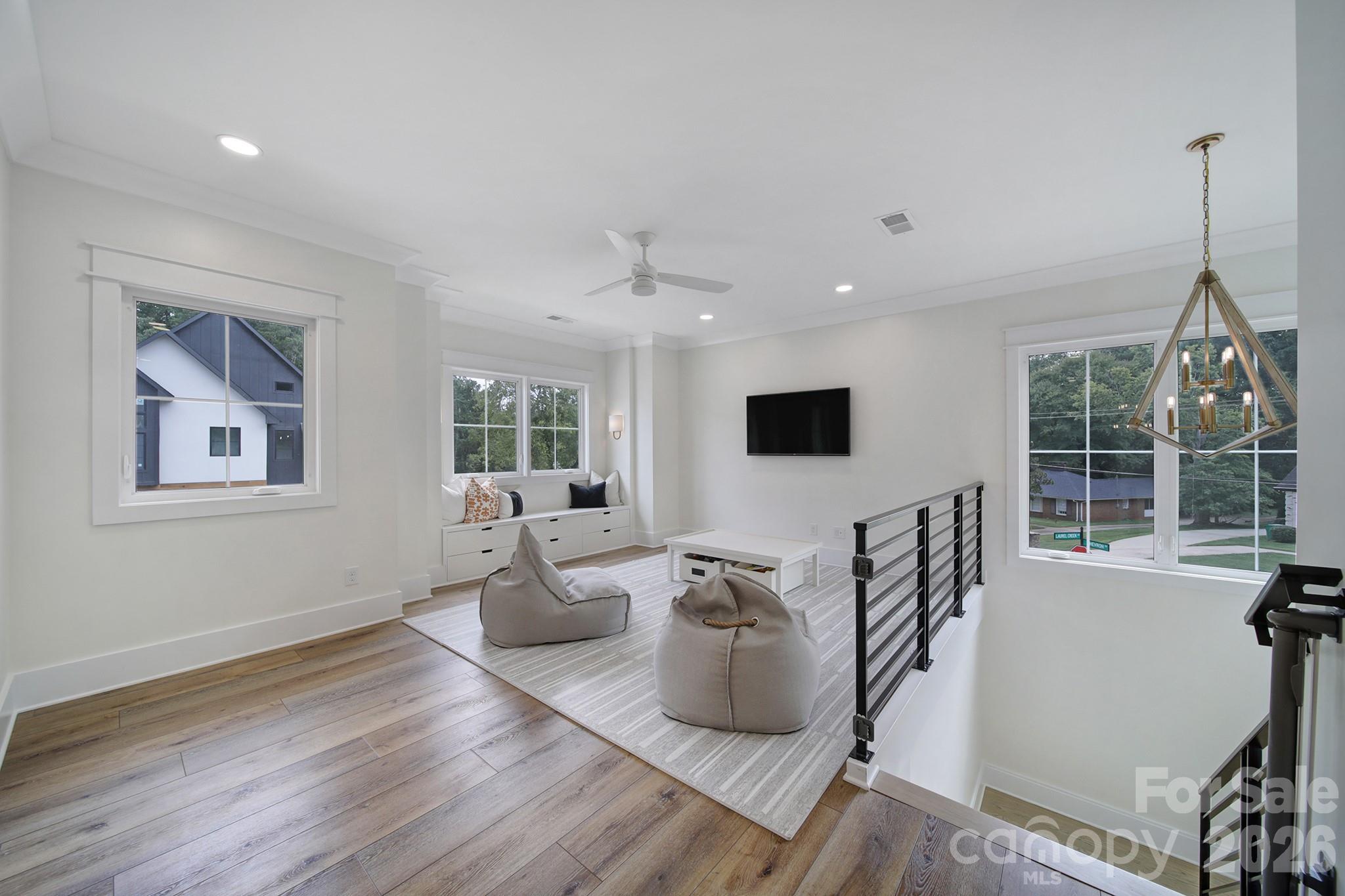911 Laurel Creek Lane — Charlotte