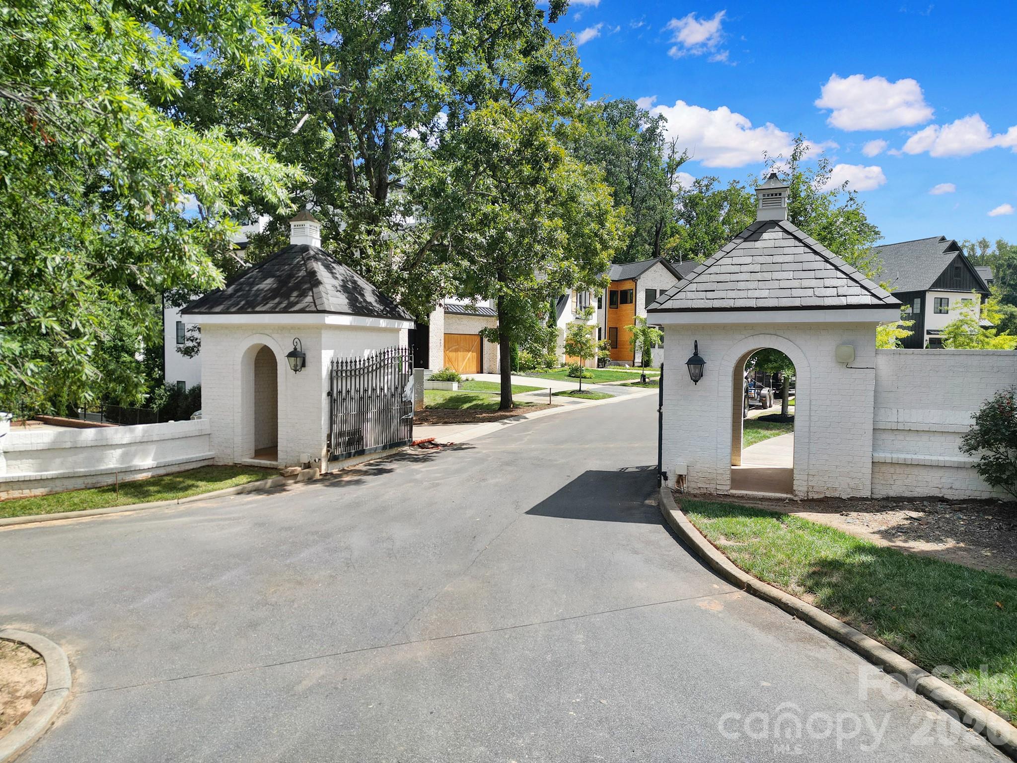 911 Laurel Creek Lane — Charlotte