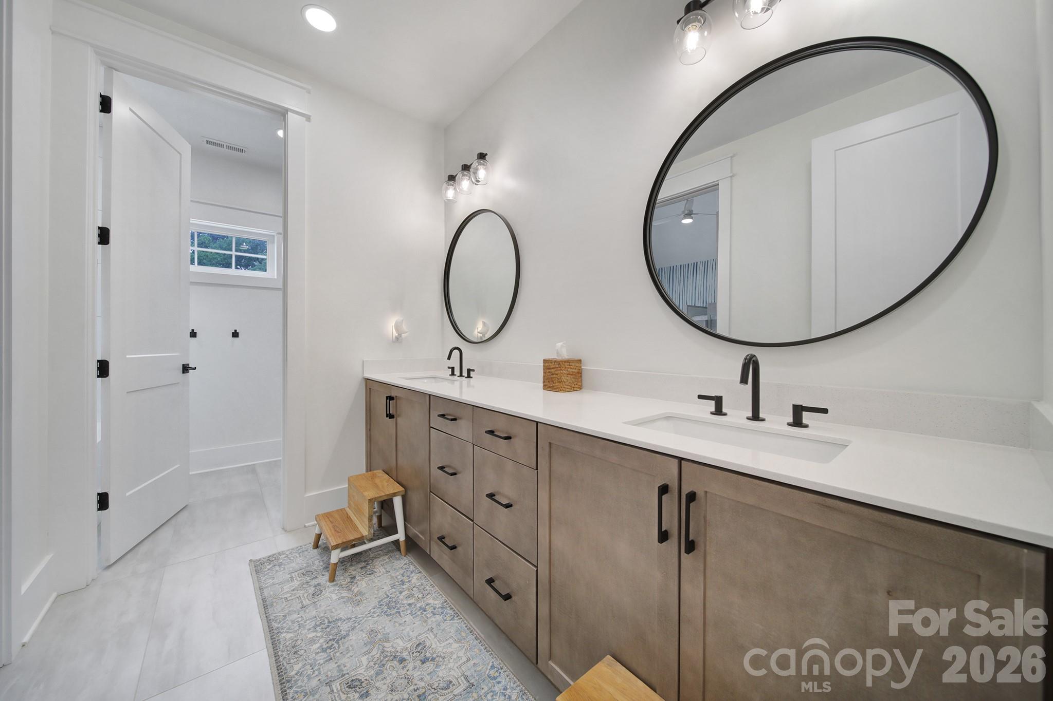 911 Laurel Creek Lane — Charlotte