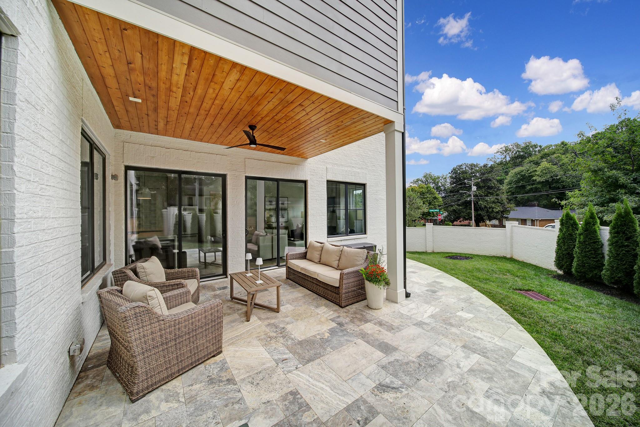911 Laurel Creek Lane — Charlotte