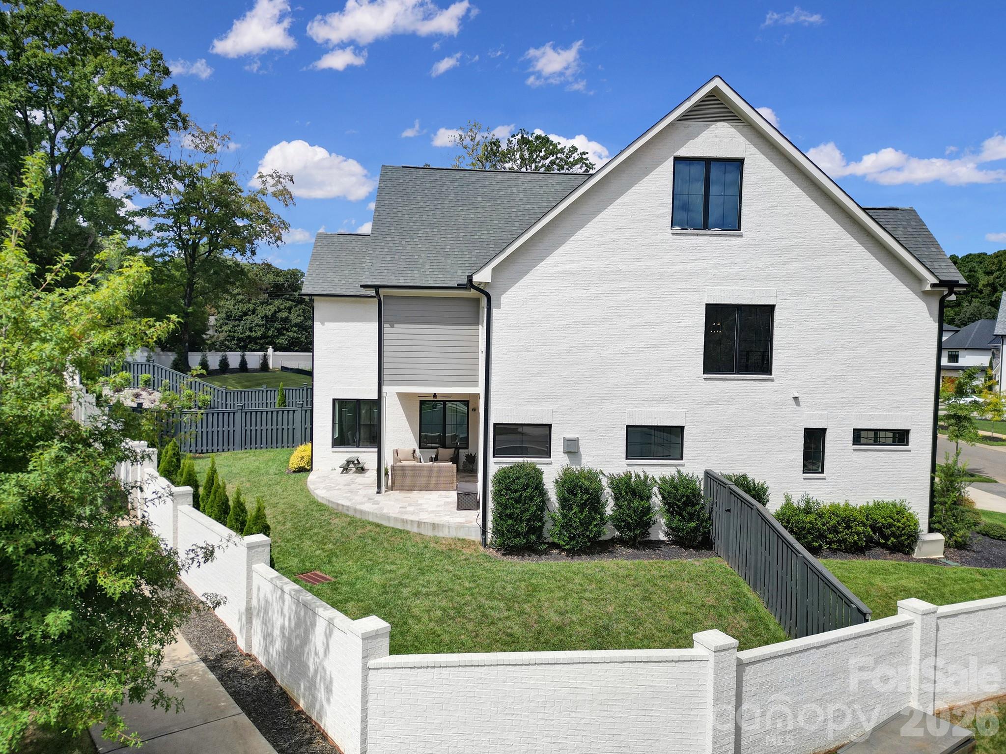 911 Laurel Creek Lane — Charlotte