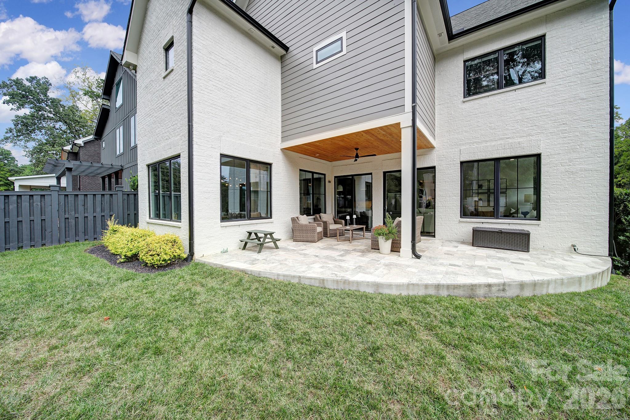 911 Laurel Creek Lane — Charlotte