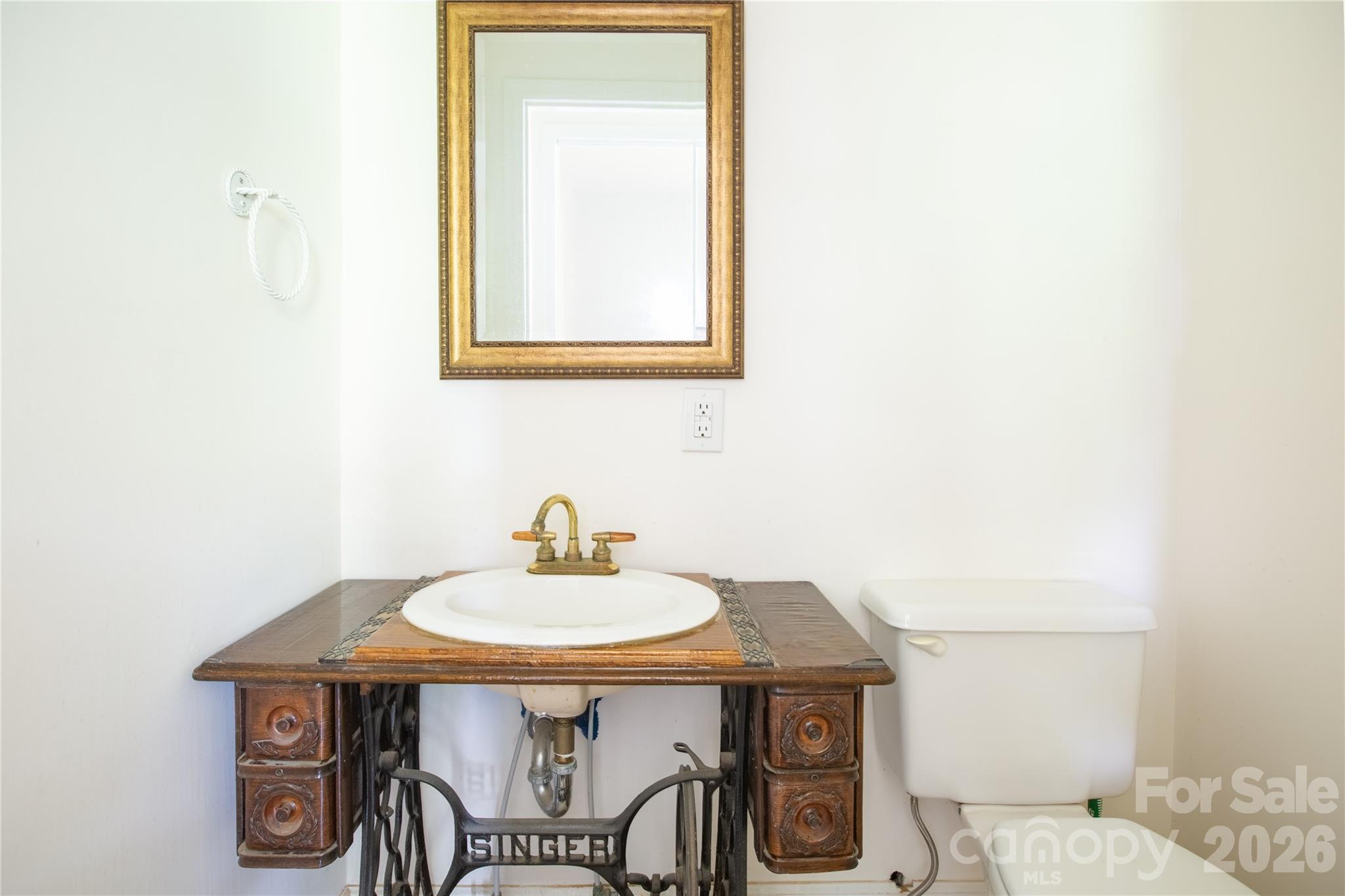 581 Clyde Drive — Winston Salem