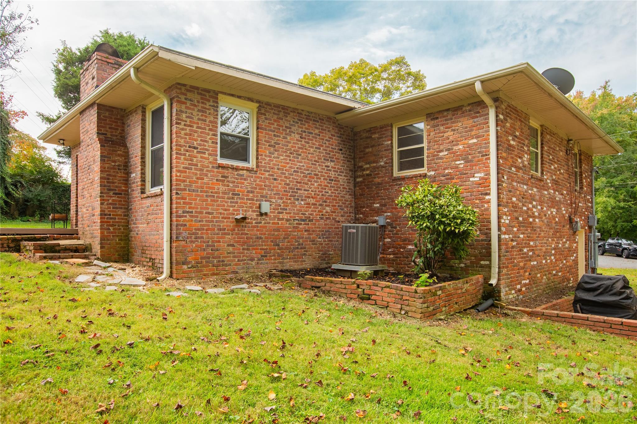 581 Clyde Drive — Winston Salem