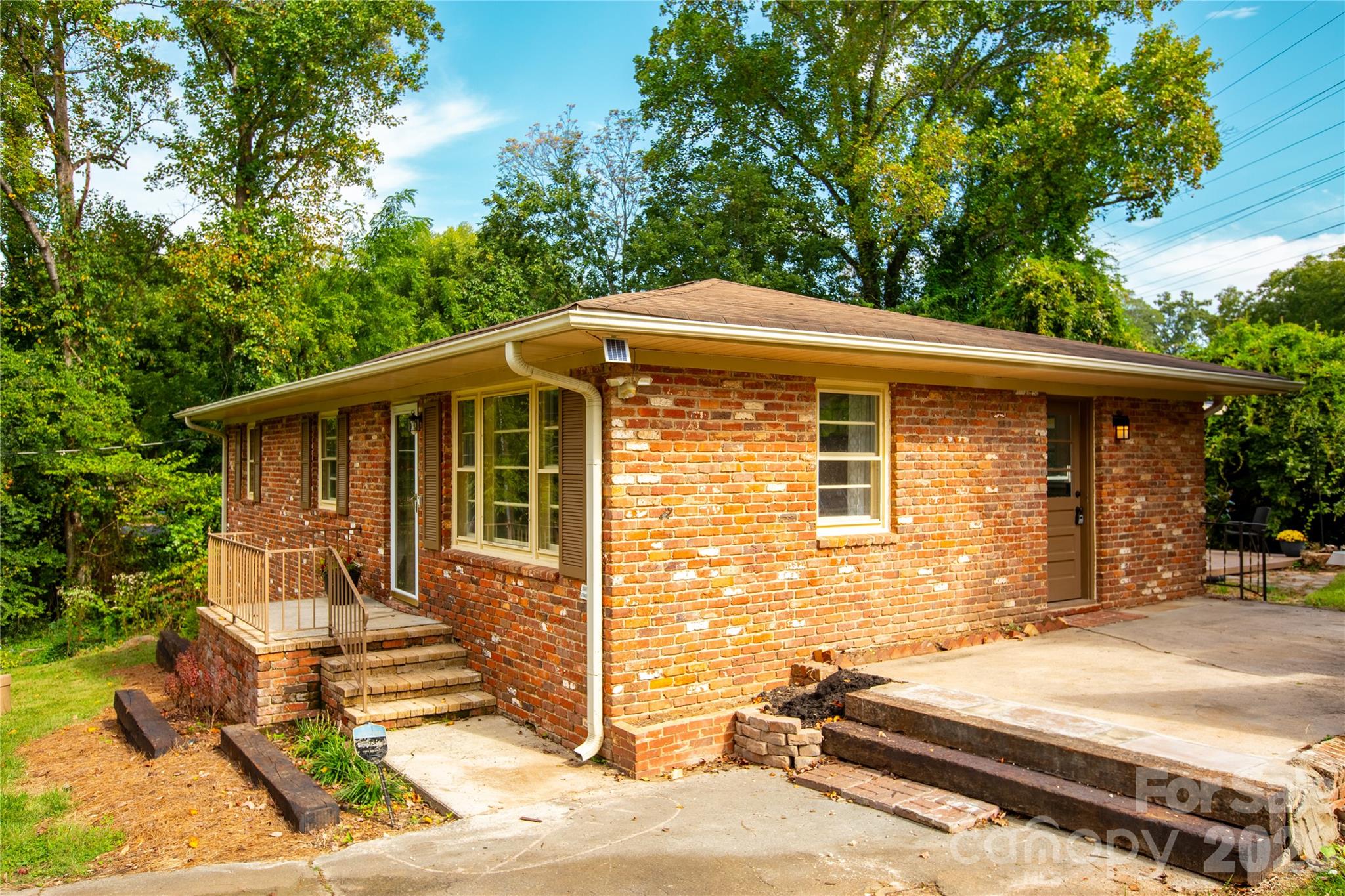 581 Clyde Drive — Winston Salem