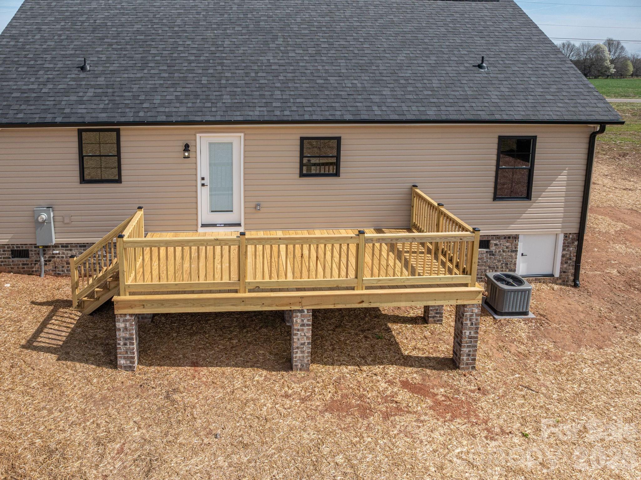 347 Old Belwood Road — Lawndale