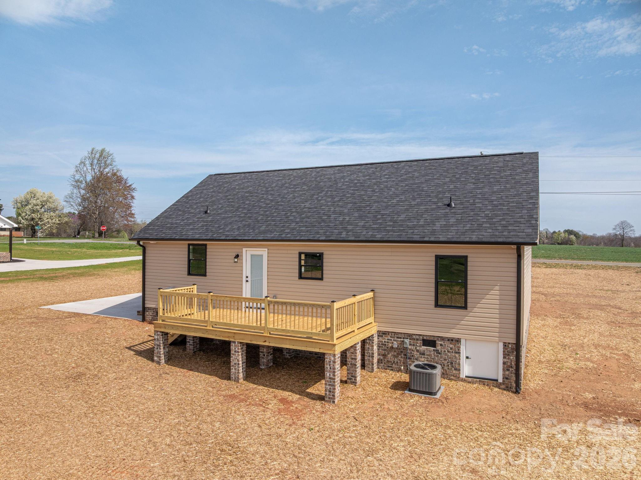 347 Old Belwood Road — Lawndale