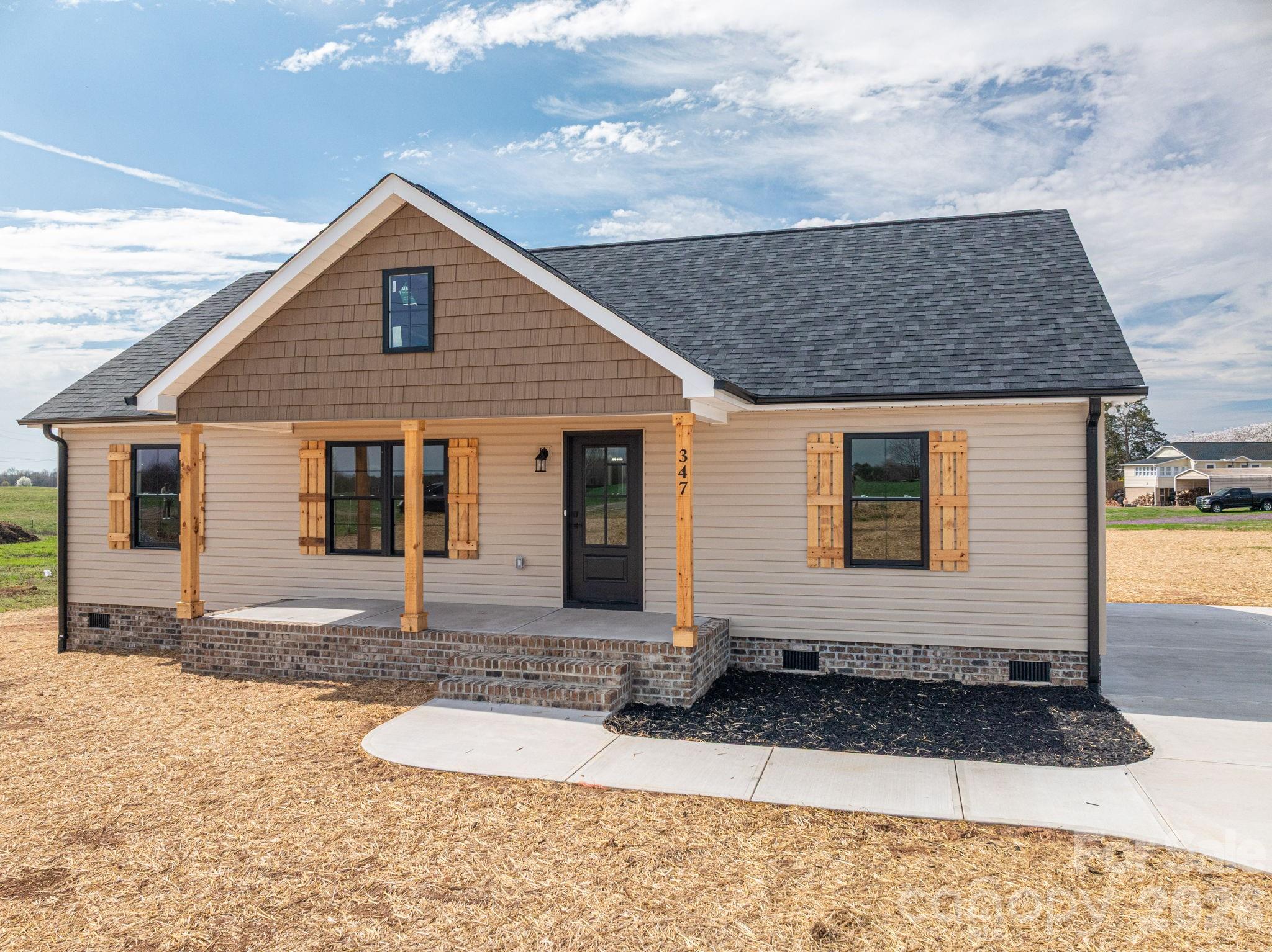 347 Old Belwood Road — Lawndale