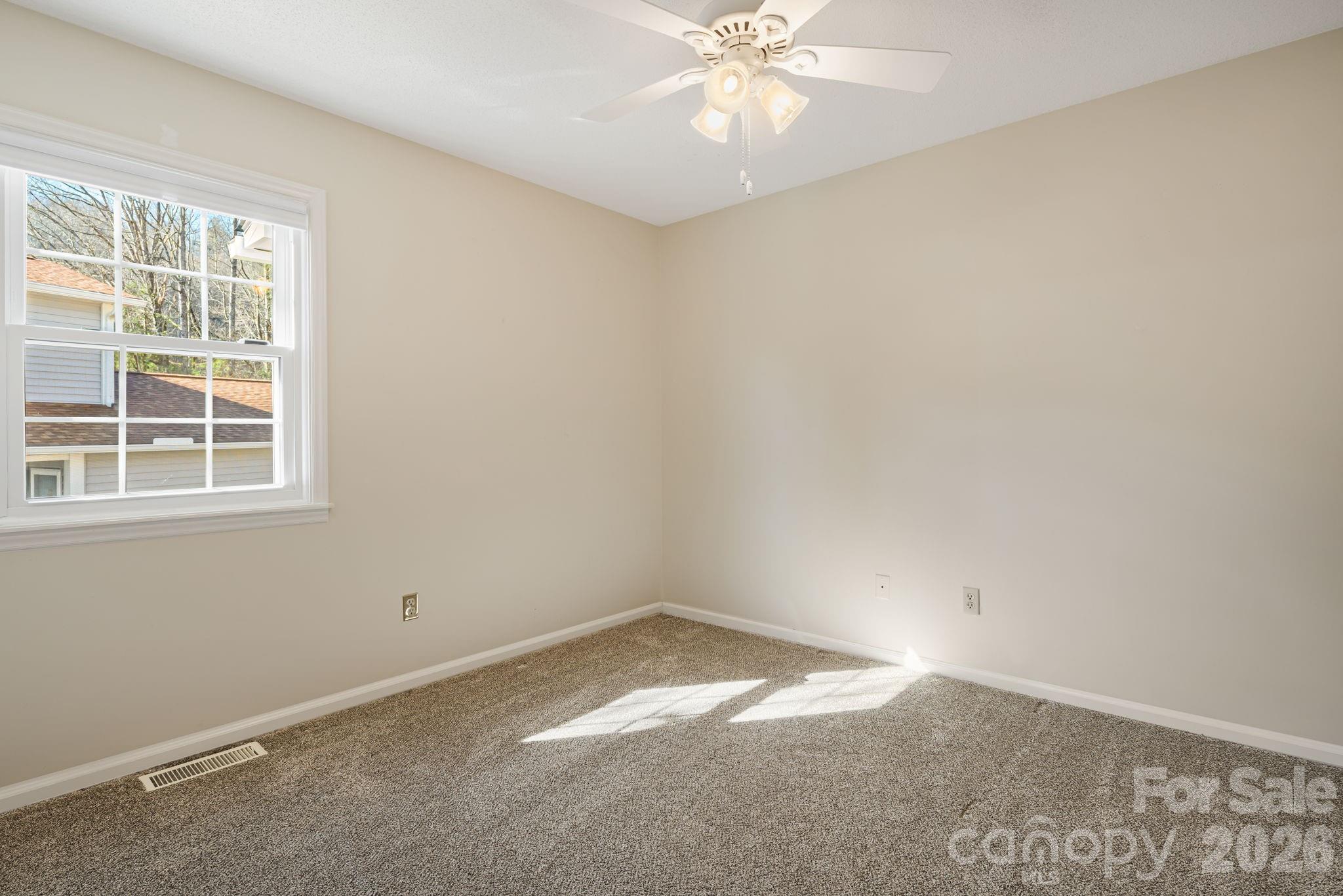 84 Lakeview Court — Brevard