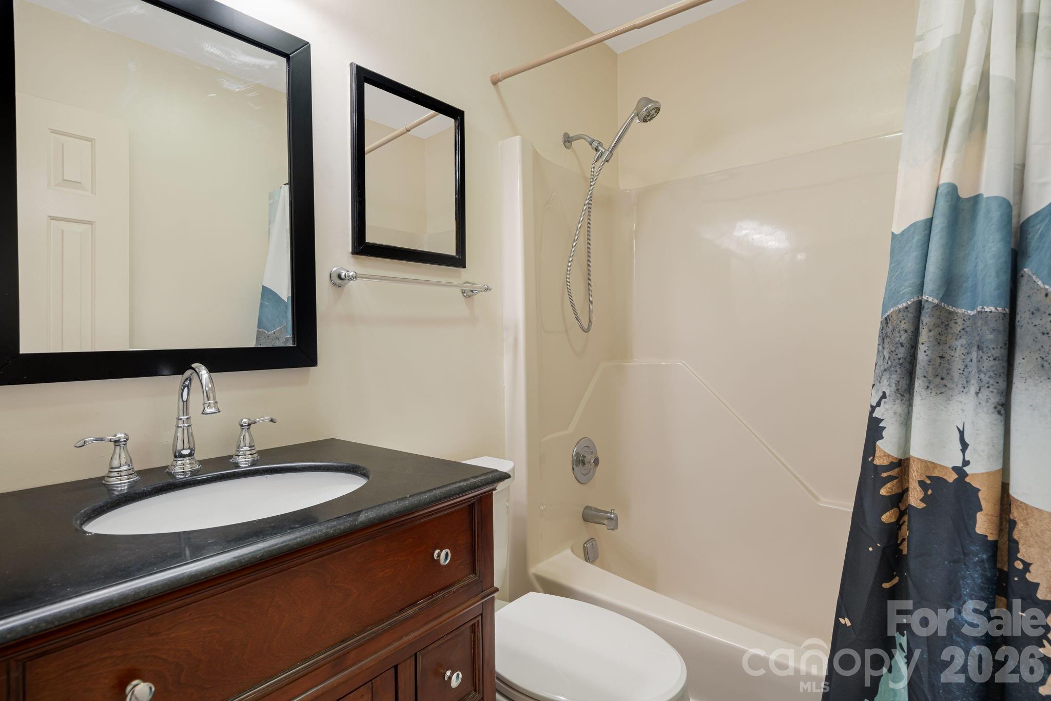 84 Lakeview Court — Brevard