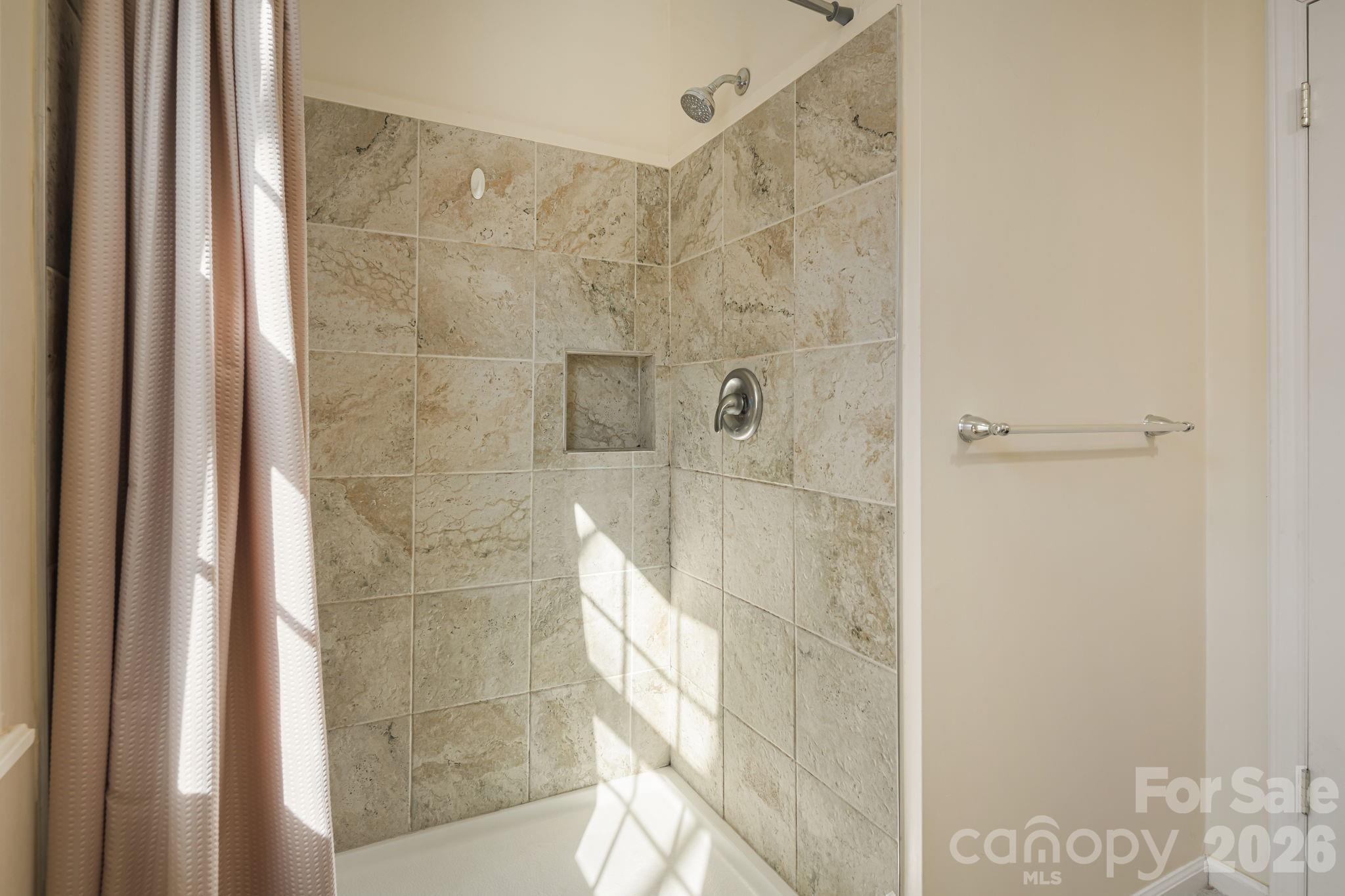 84 Lakeview Court — Brevard