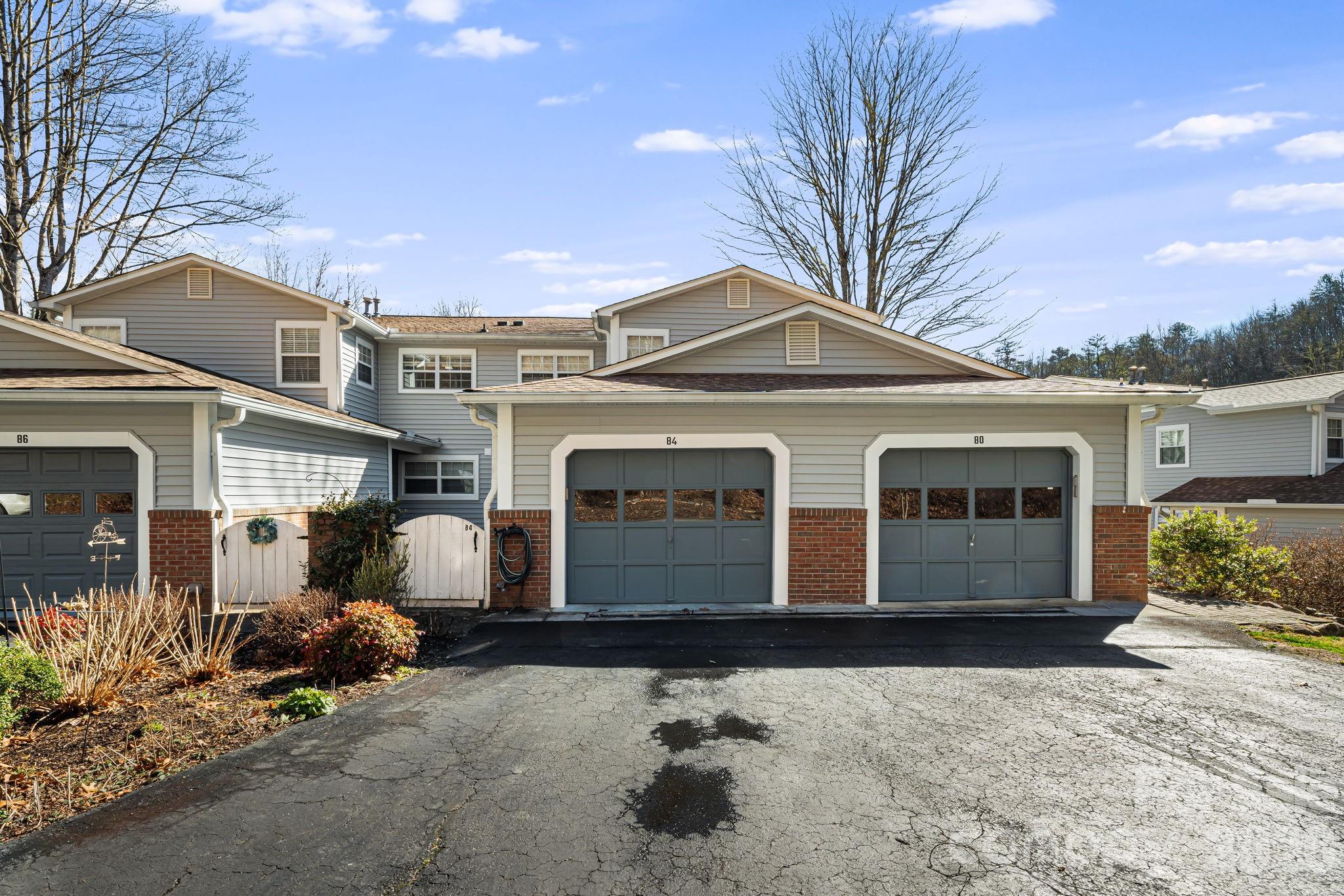 84 Lakeview Court — Brevard