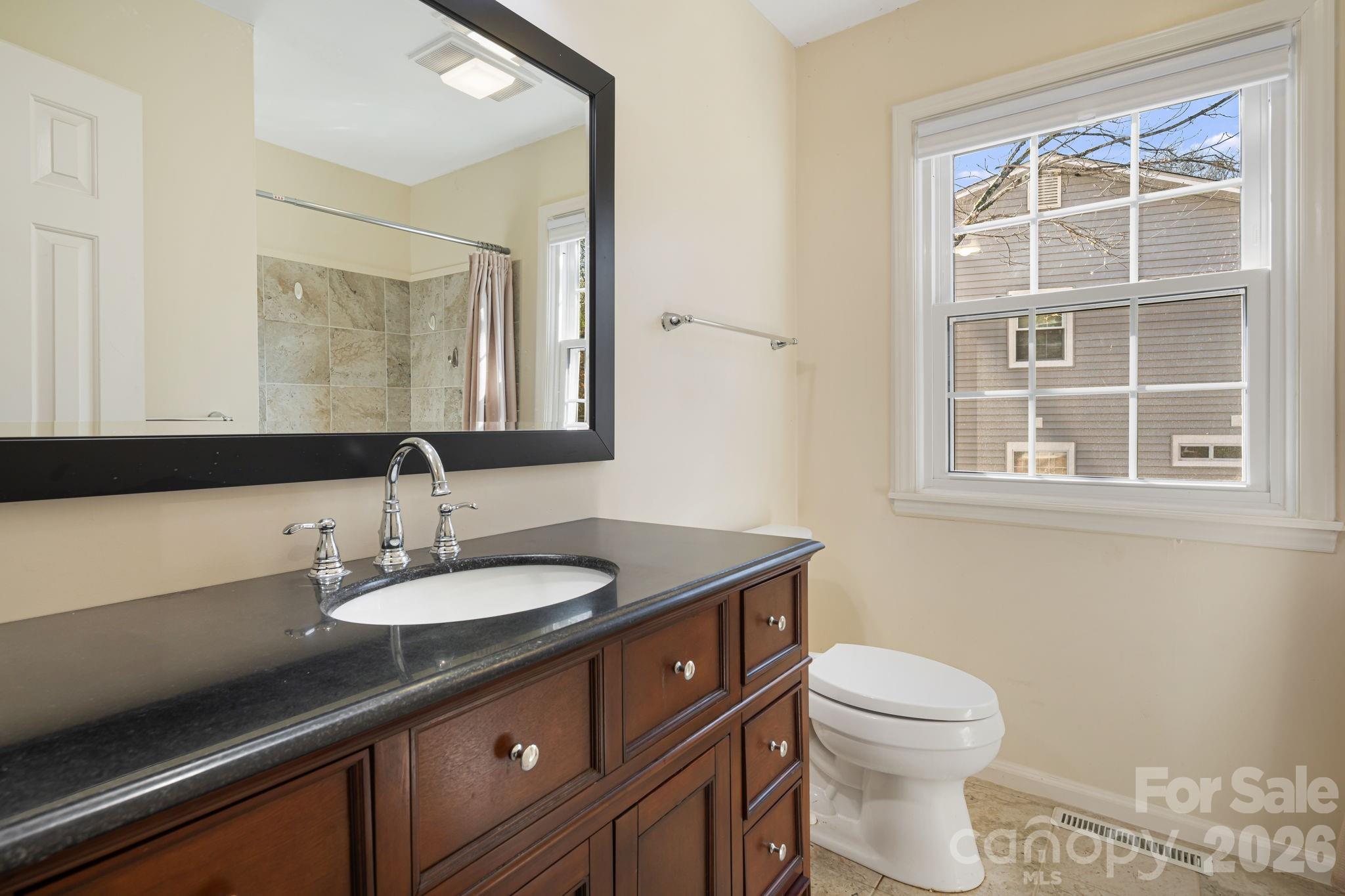 84 Lakeview Court — Brevard