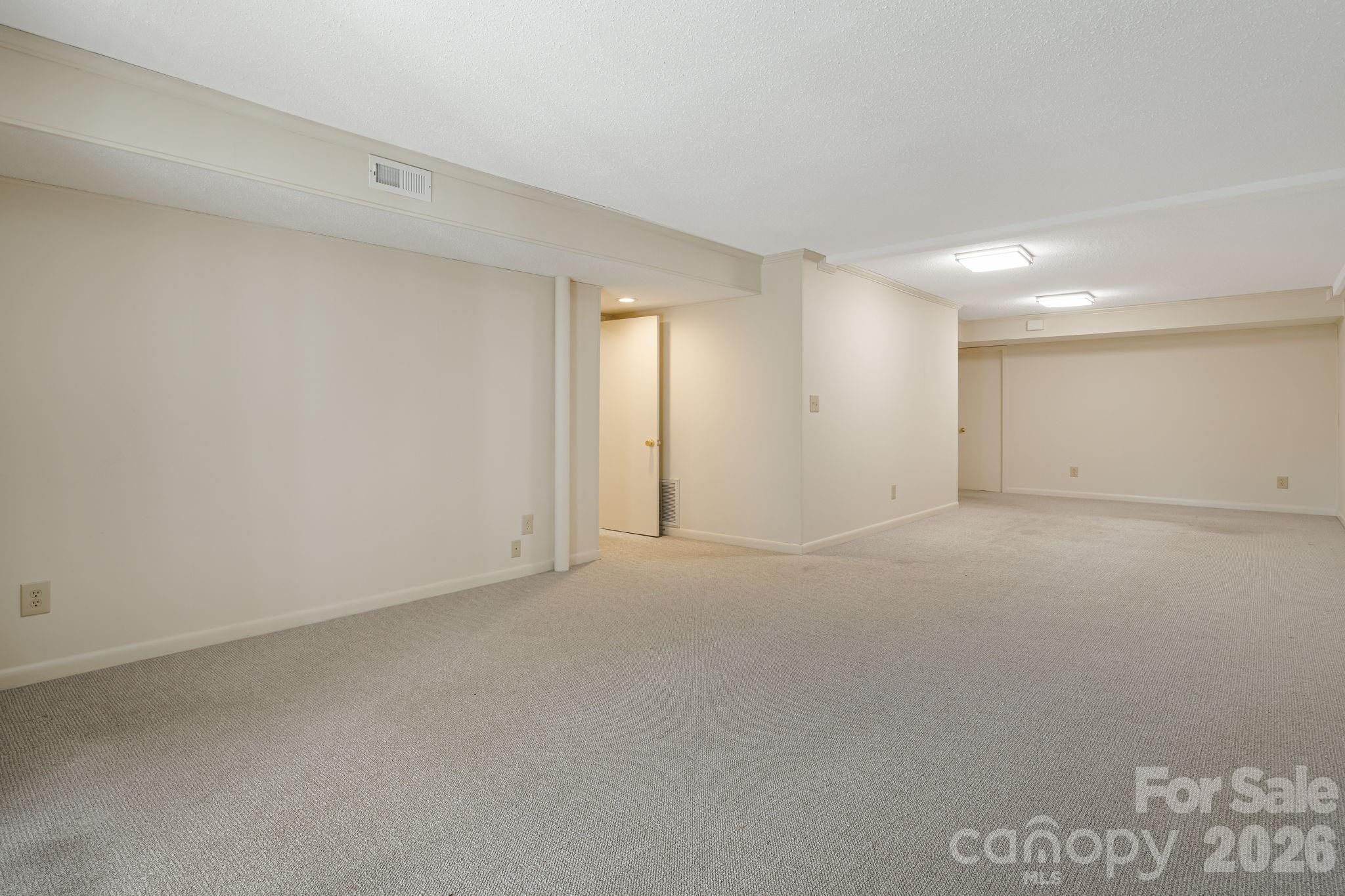 84 Lakeview Court — Brevard