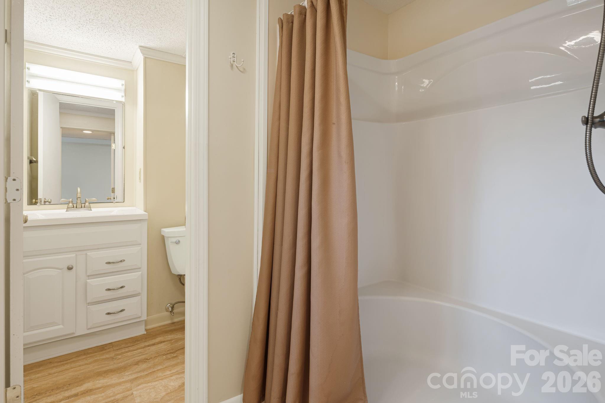 84 Lakeview Court — Brevard