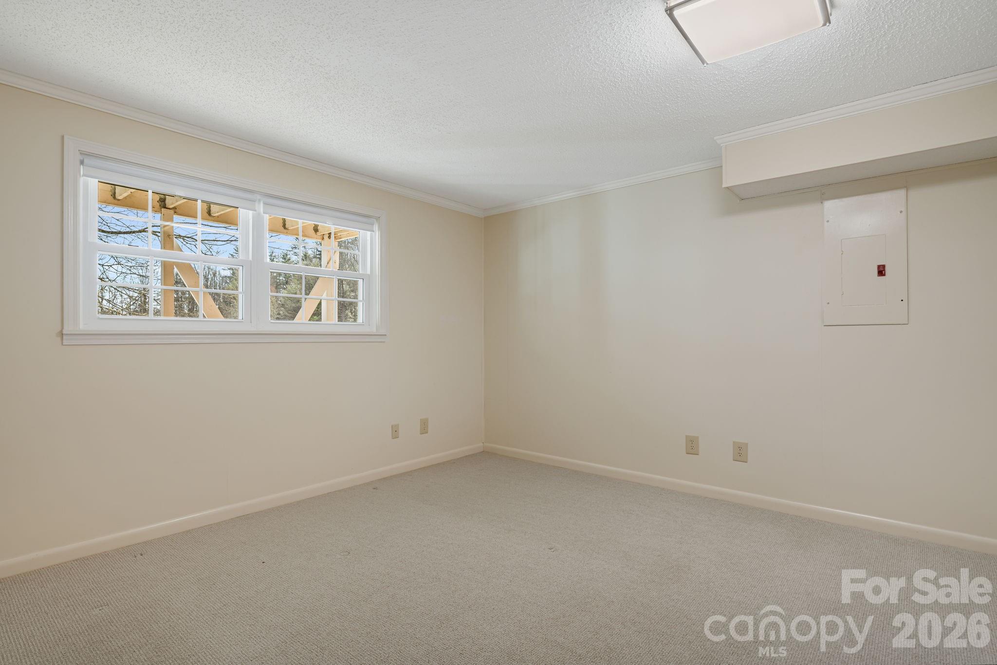 84 Lakeview Court — Brevard