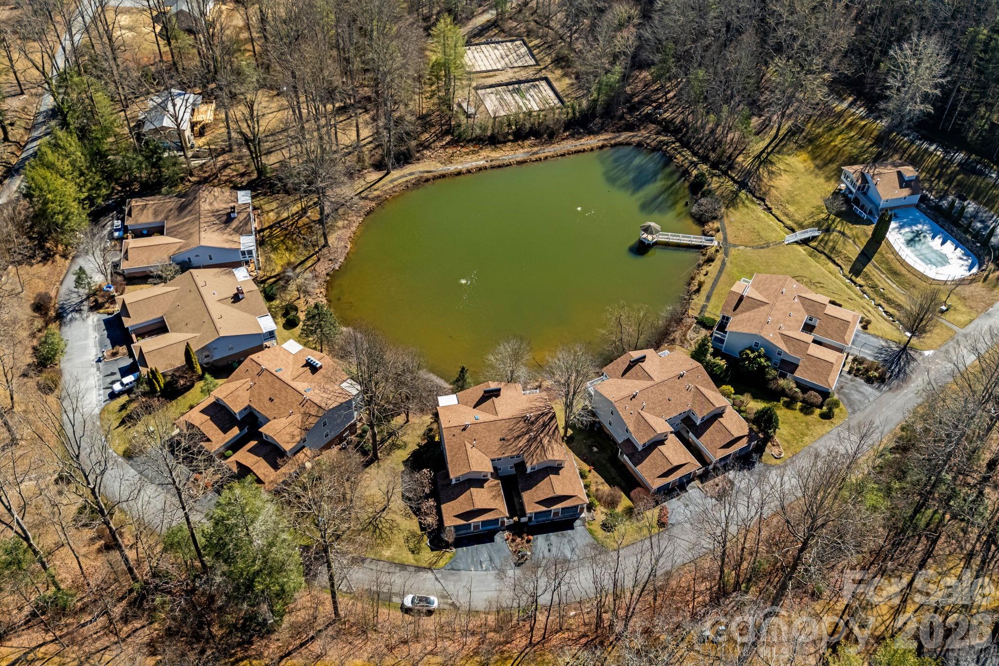 84 Lakeview Court — Brevard