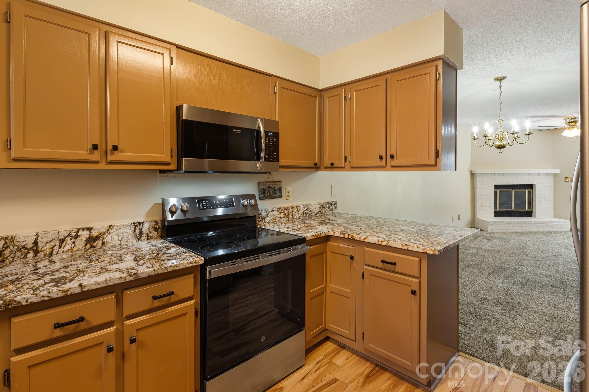 84 Lakeview Court — Brevard