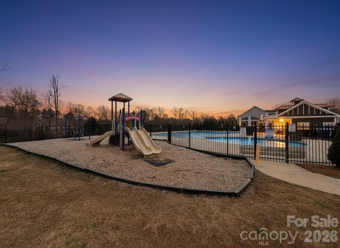 128 W Morehouse Avenue — Mooresville