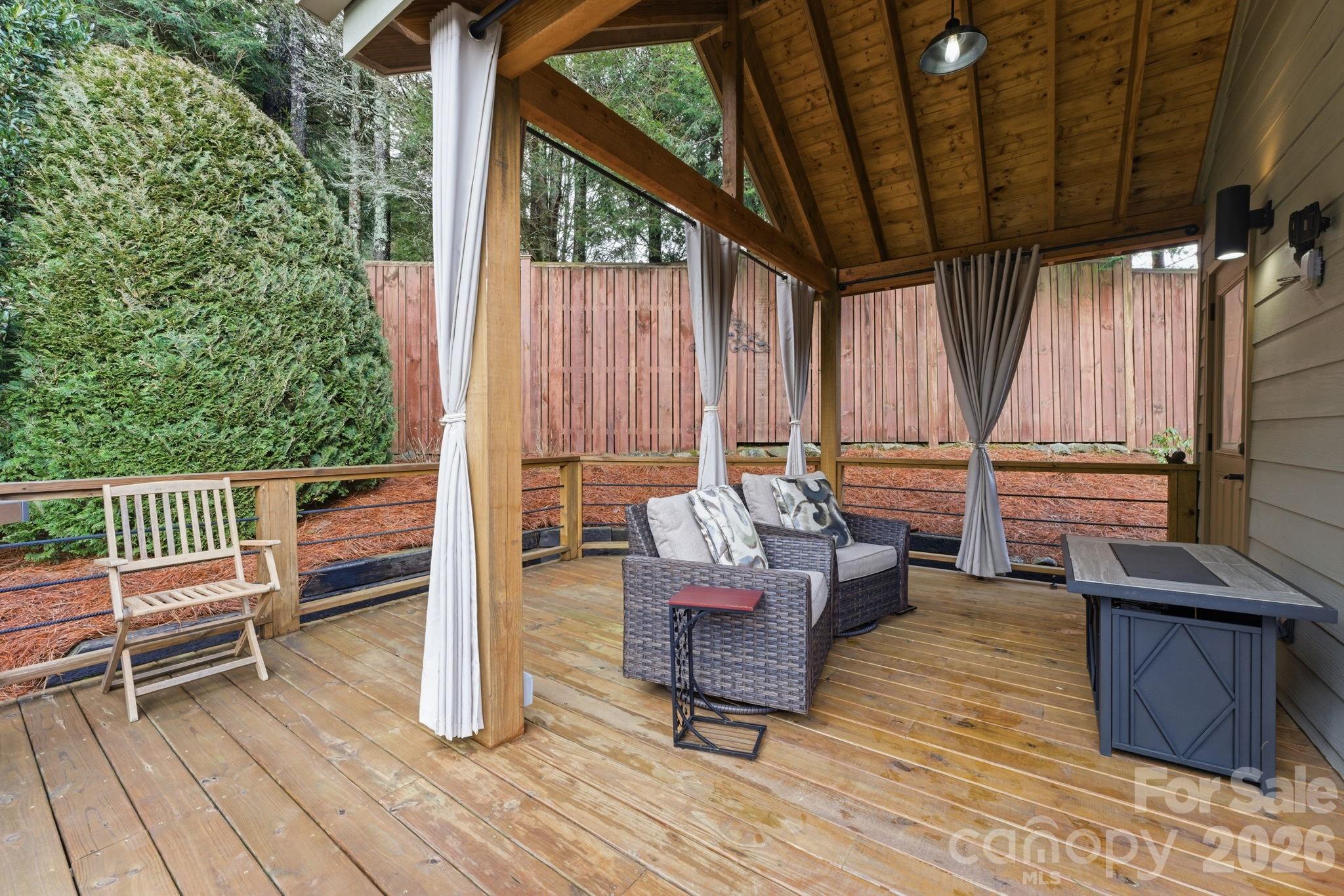 37 Coach Club Road — Highlands