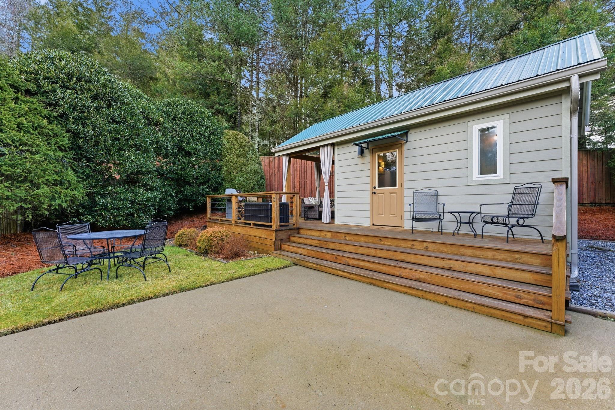 37 Coach Club Road — Highlands
