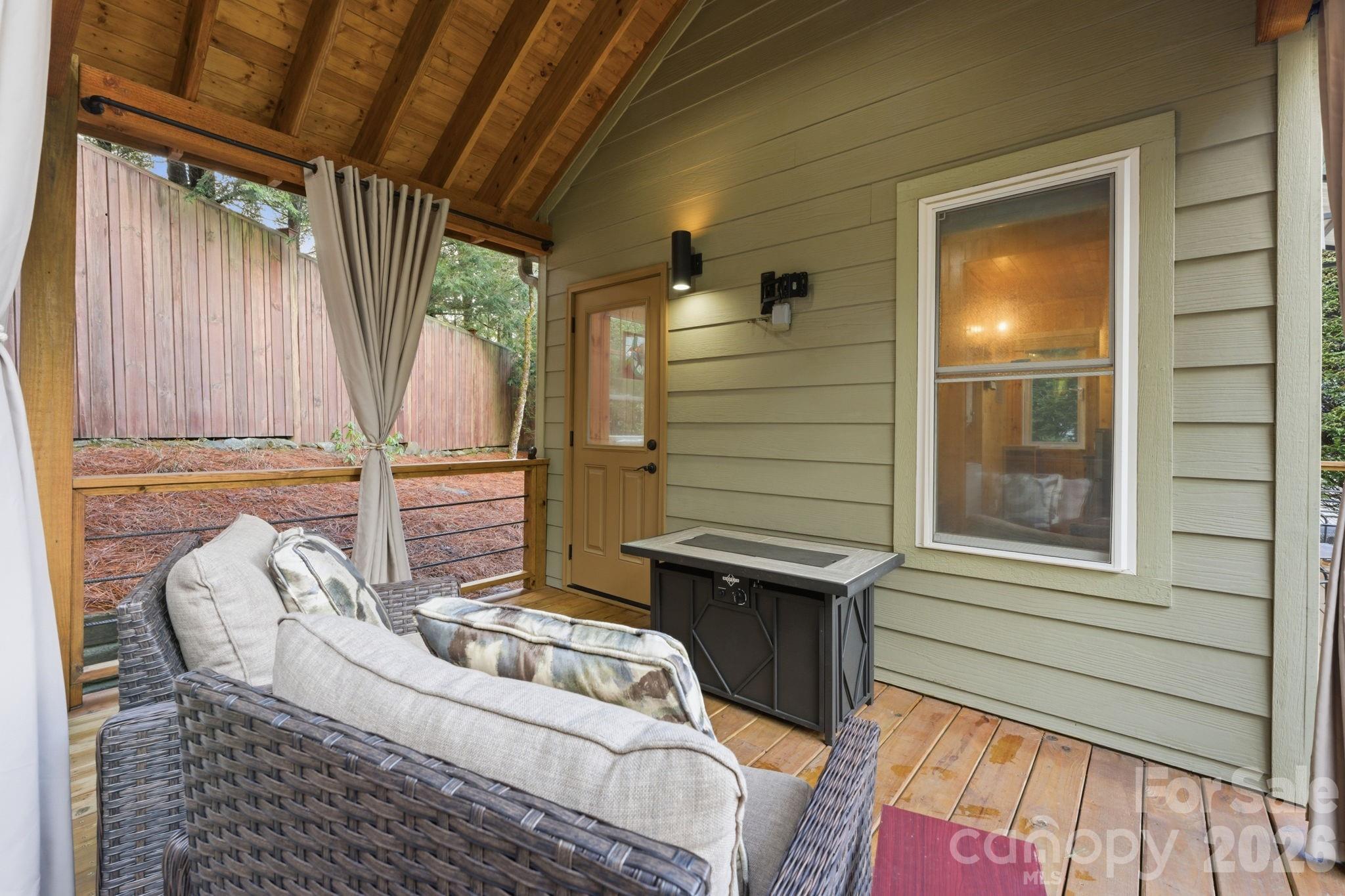 37 Coach Club Road — Highlands