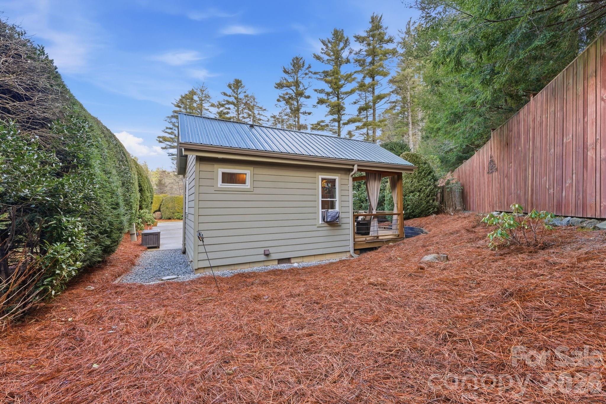 37 Coach Club Road — Highlands