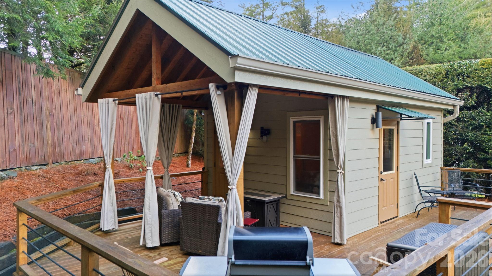 37 Coach Club Road — Highlands