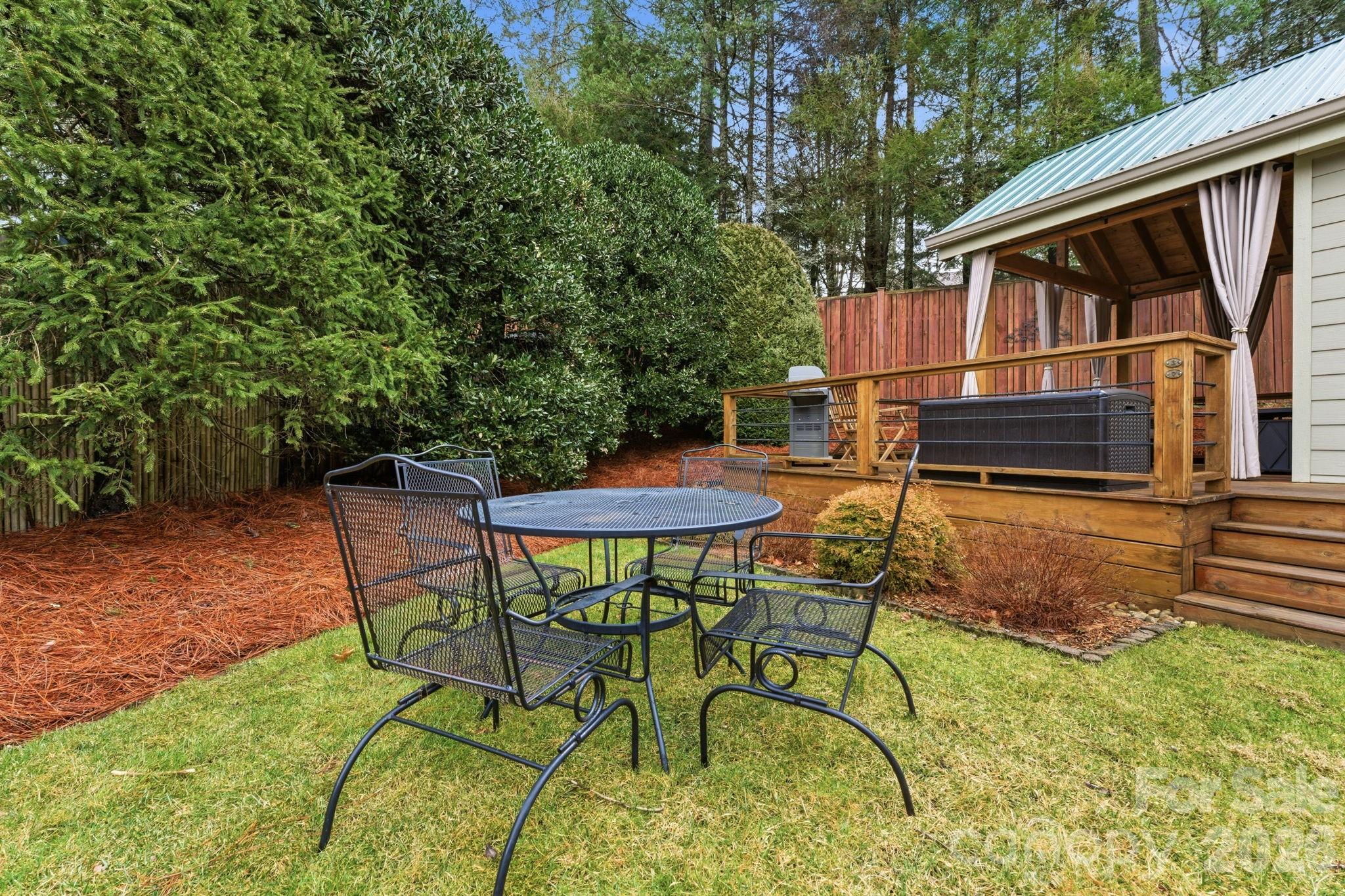 37 Coach Club Road — Highlands