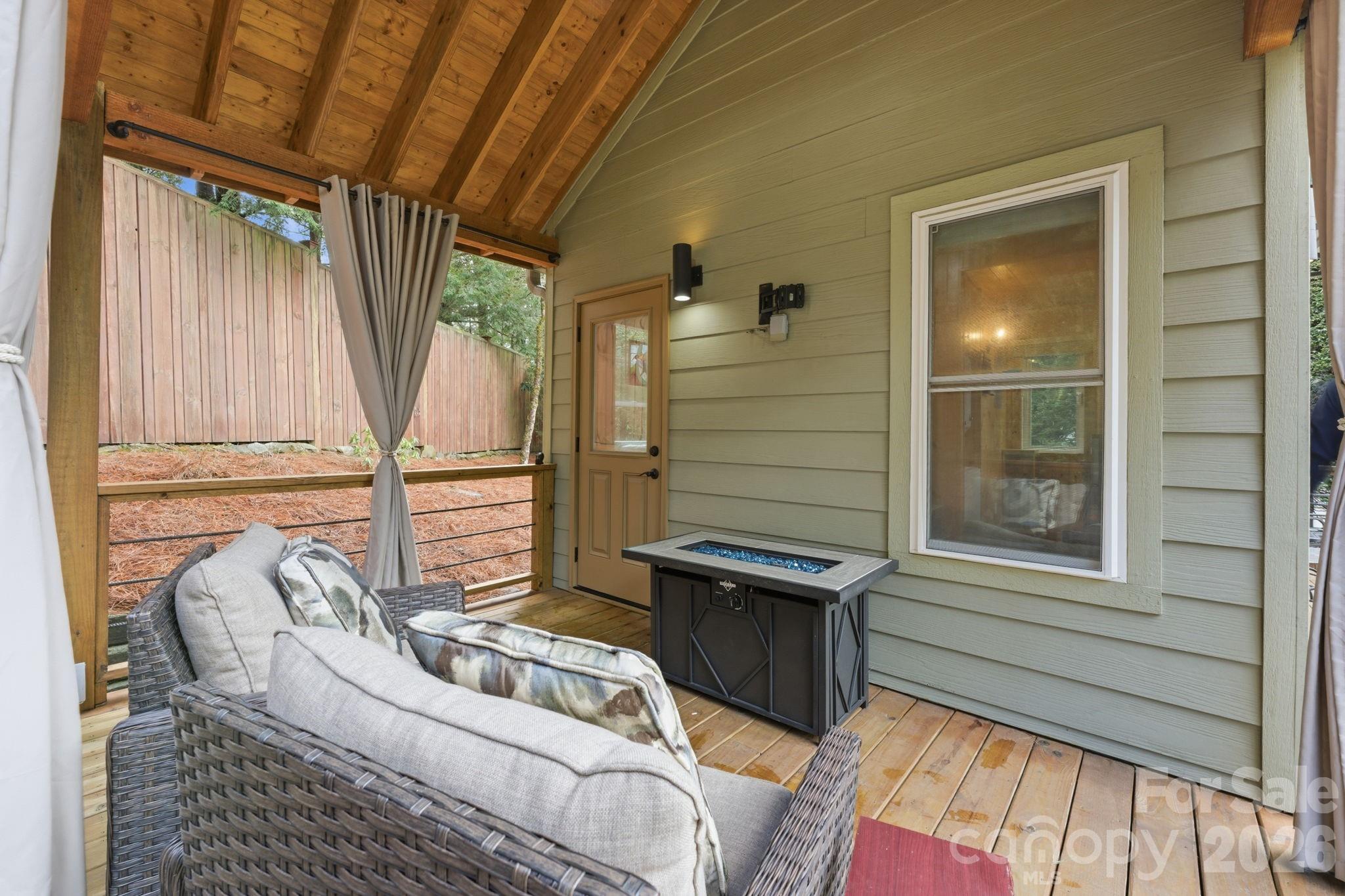 37 Coach Club Road — Highlands
