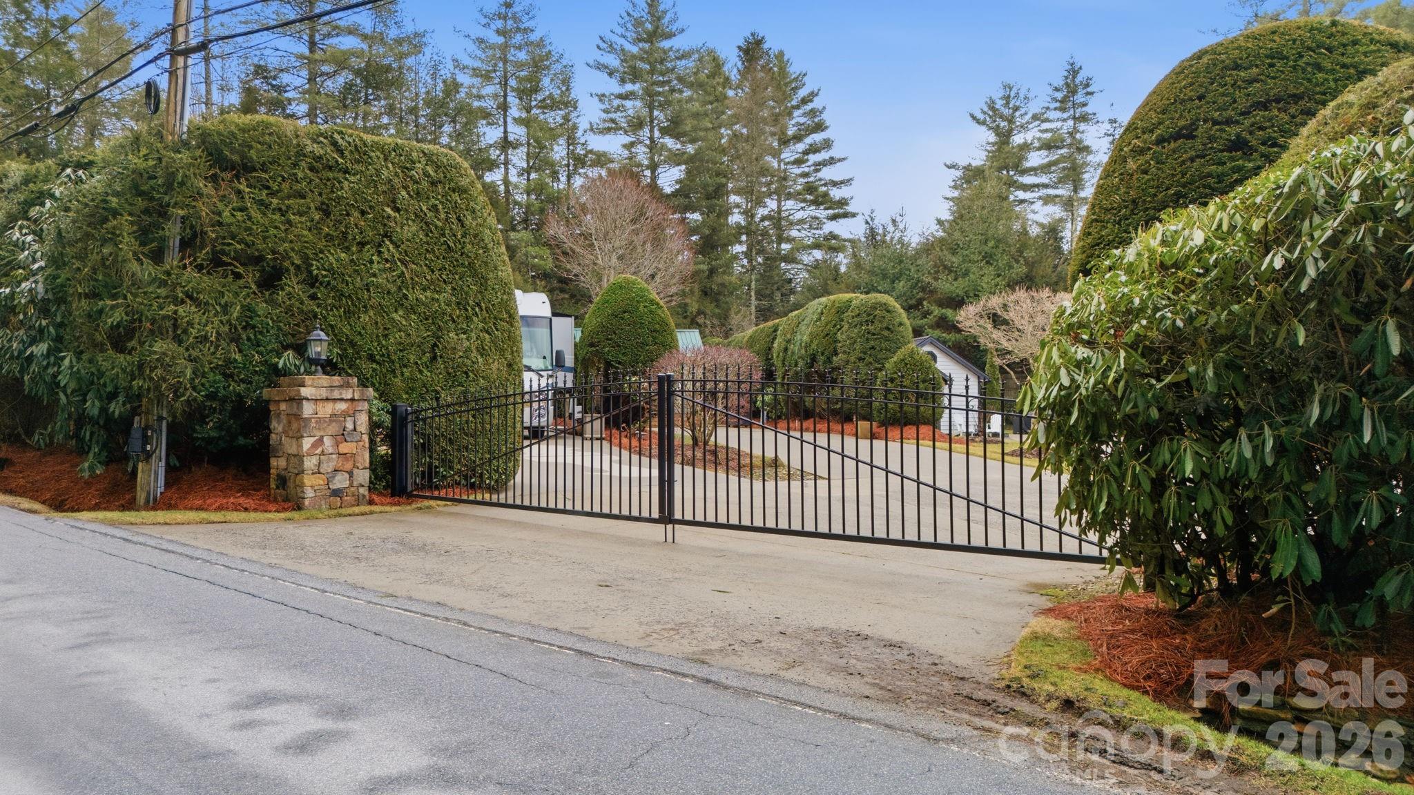 37 Coach Club Road — Highlands