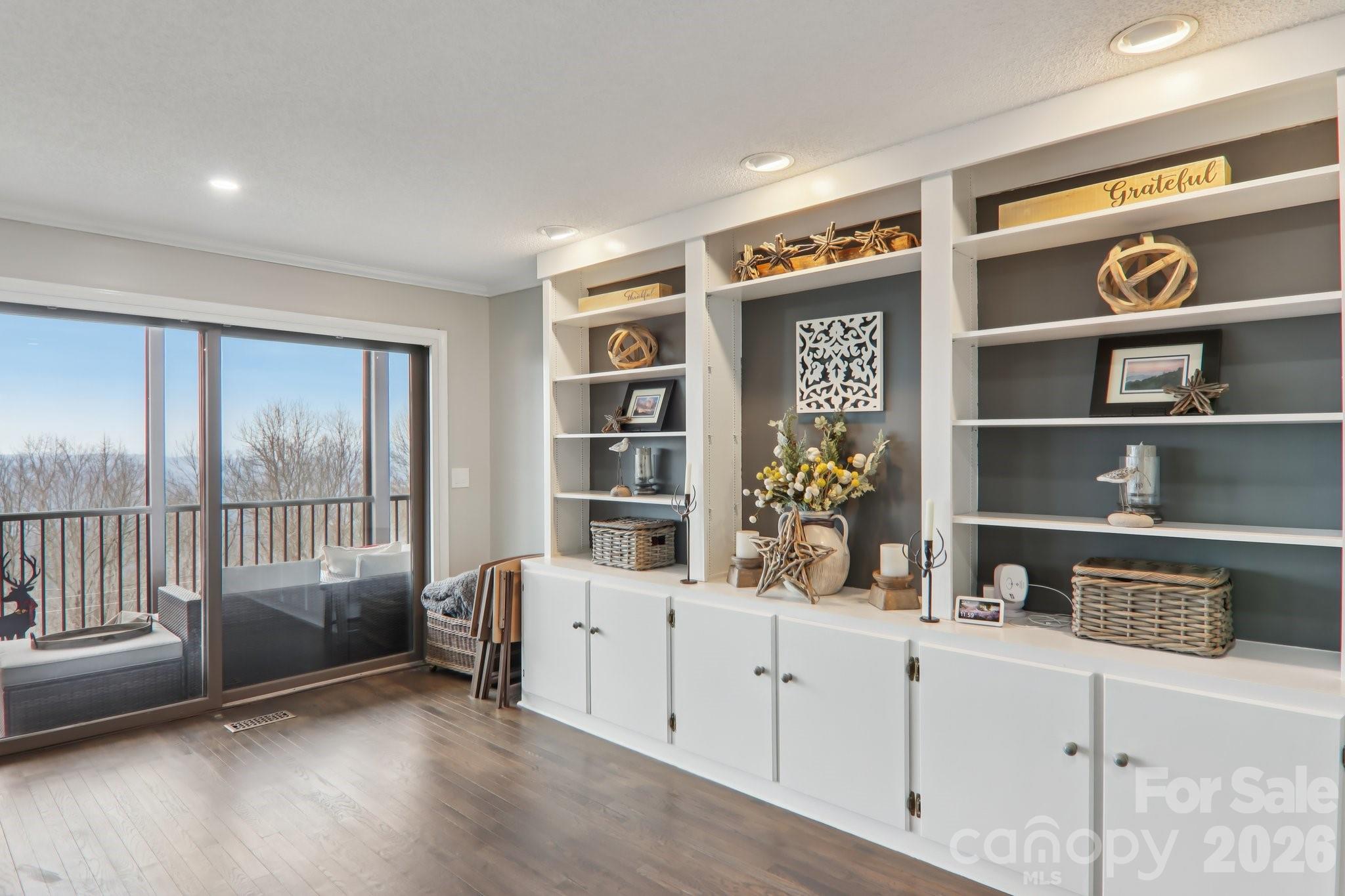 1601 Fleetwood Plaza — Hendersonville