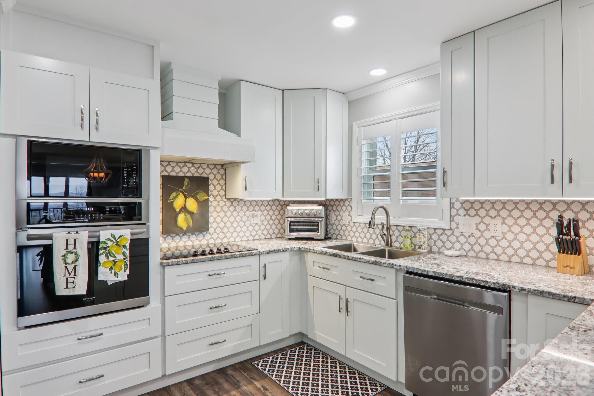 1601 Fleetwood Plaza — Hendersonville