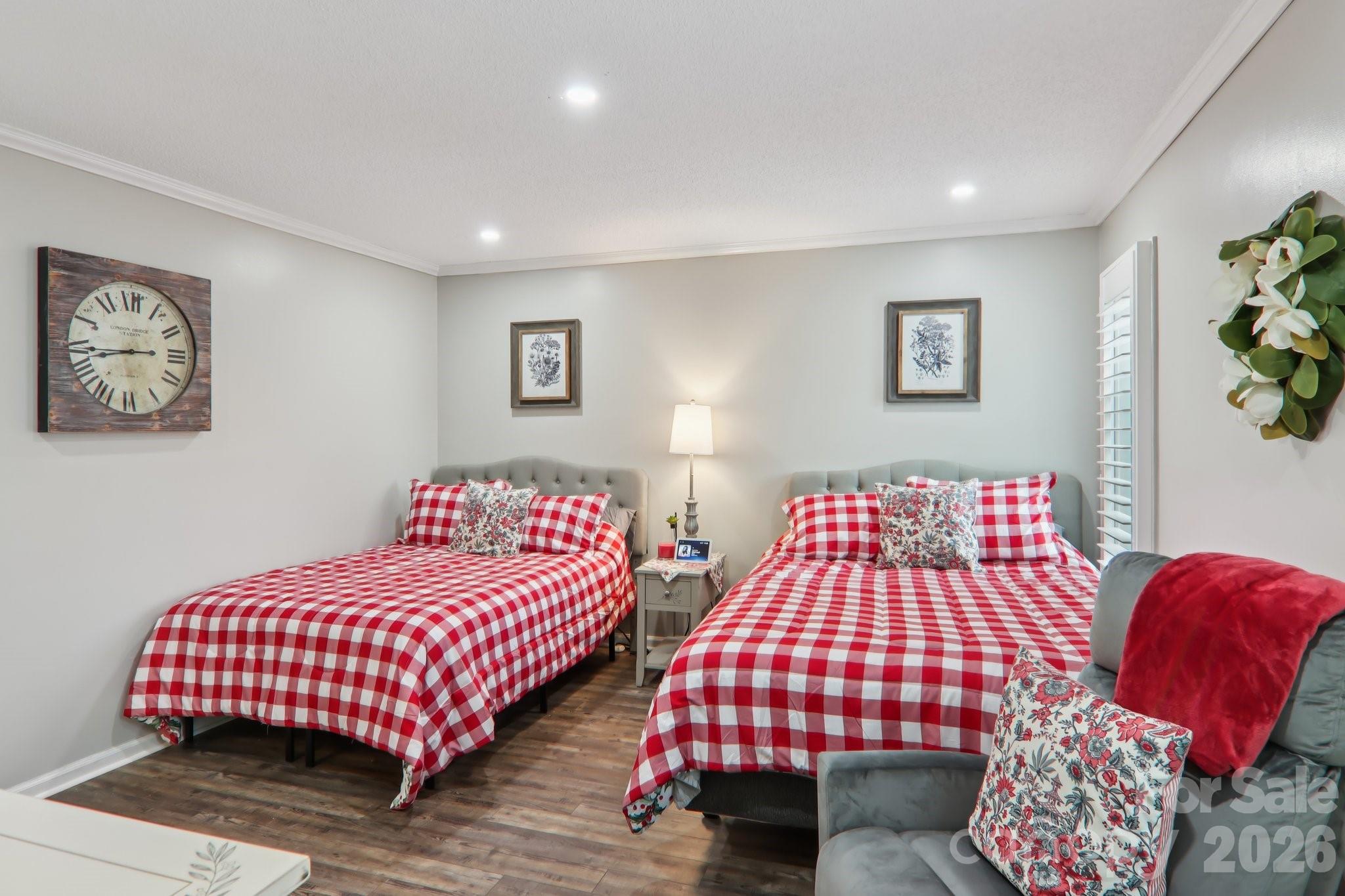 1601 Fleetwood Plaza — Hendersonville
