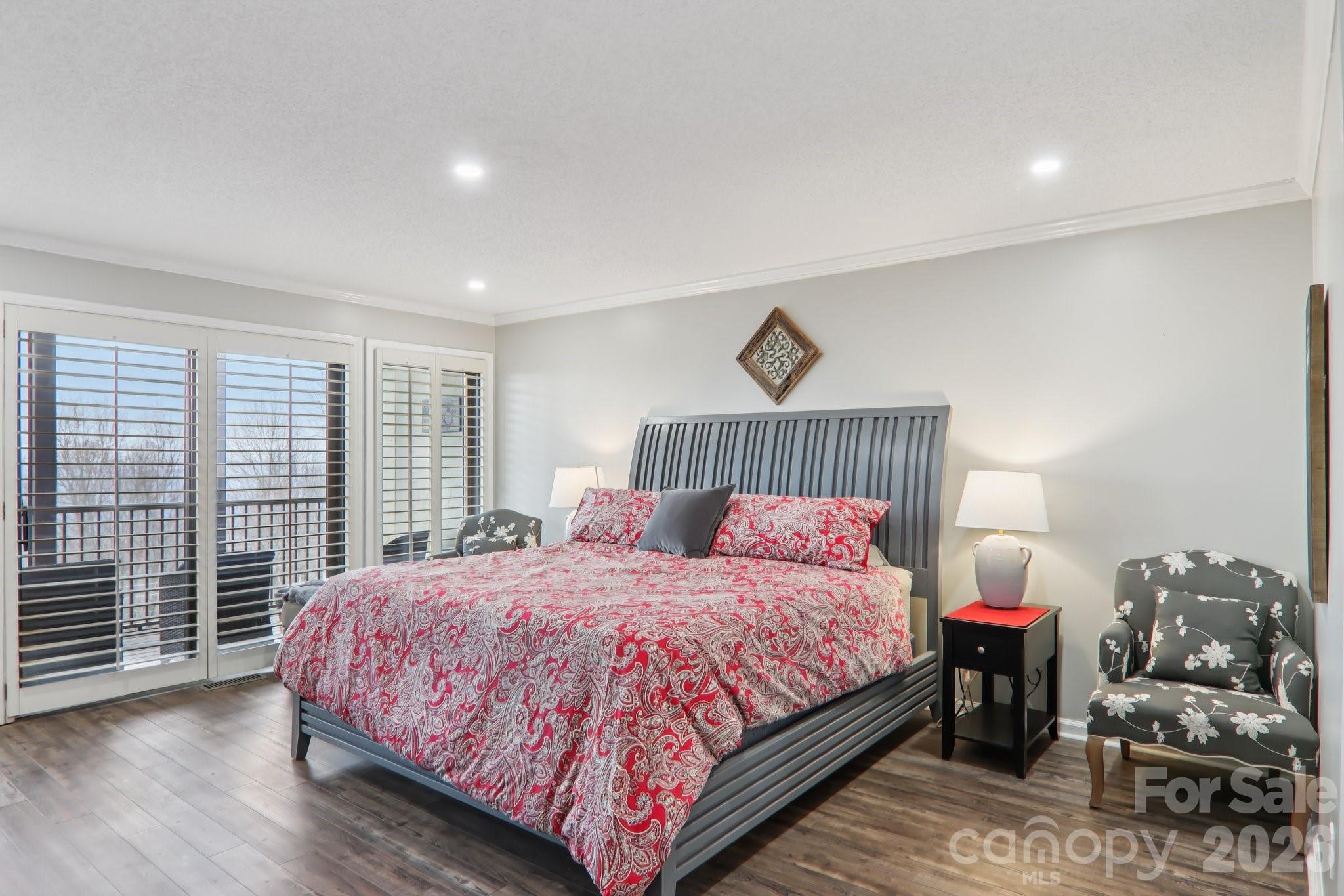 1601 Fleetwood Plaza — Hendersonville