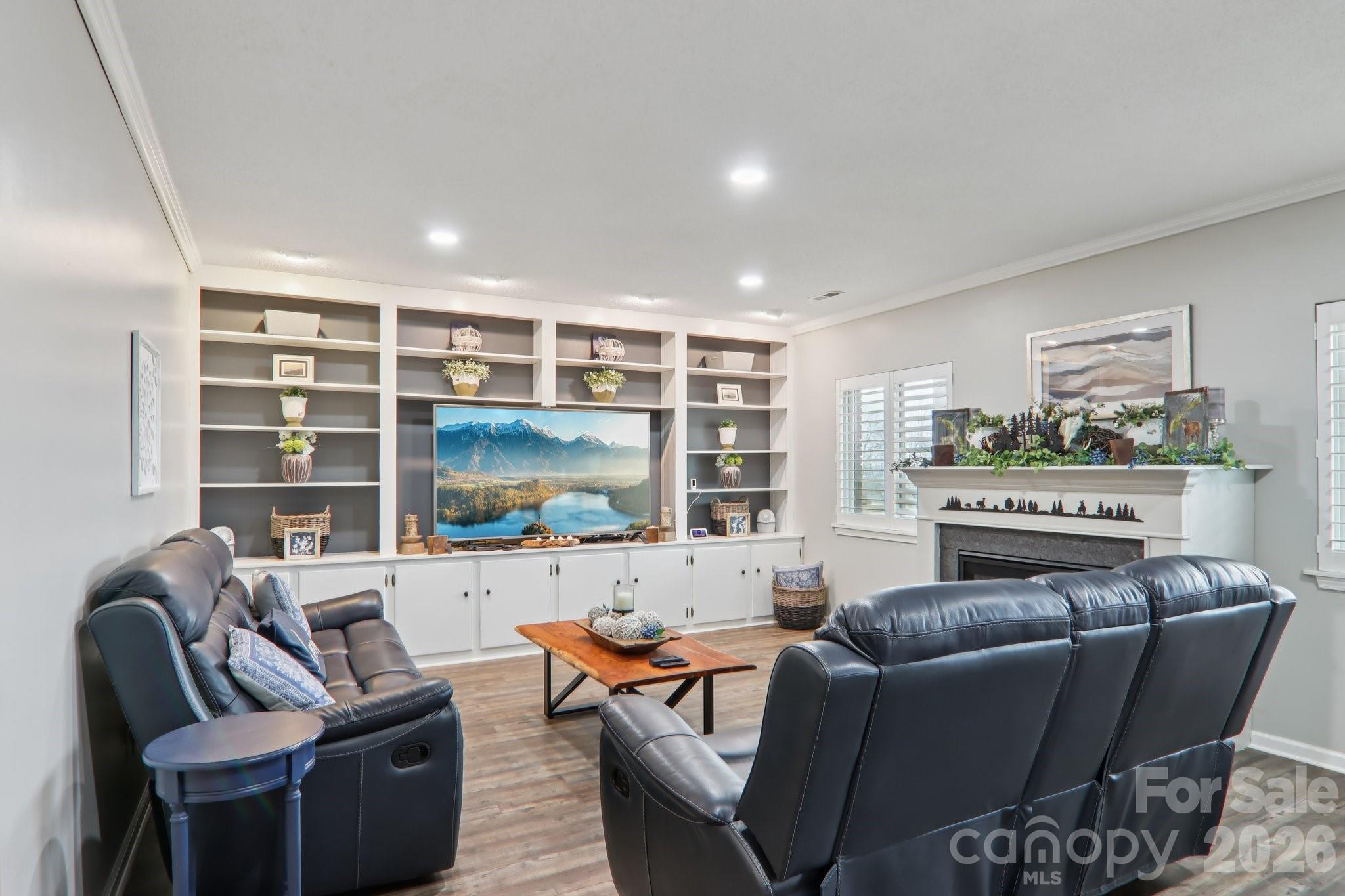 1601 Fleetwood Plaza — Hendersonville