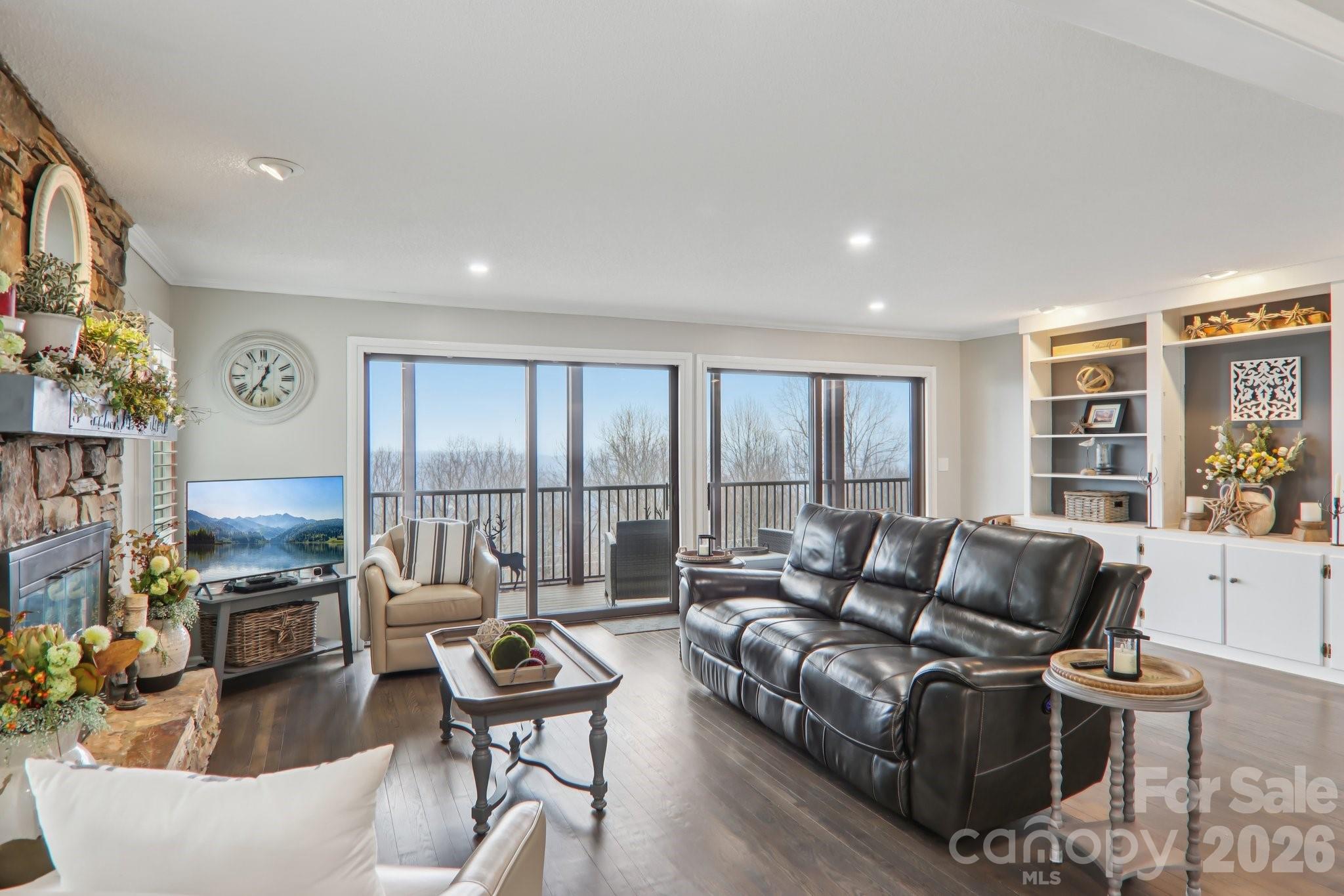 1601 Fleetwood Plaza — Hendersonville