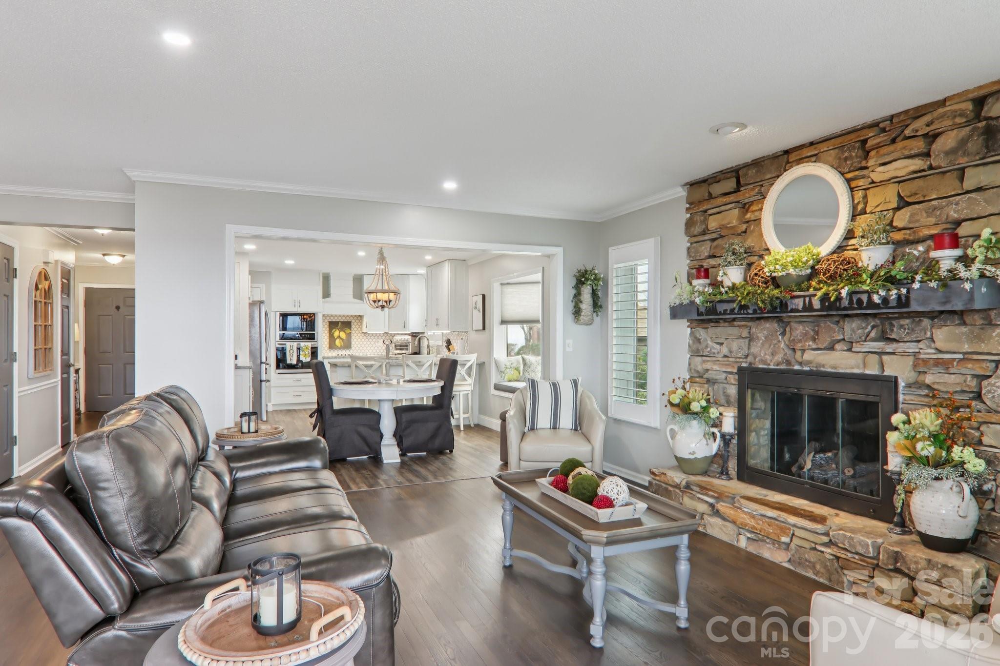 1601 Fleetwood Plaza — Hendersonville