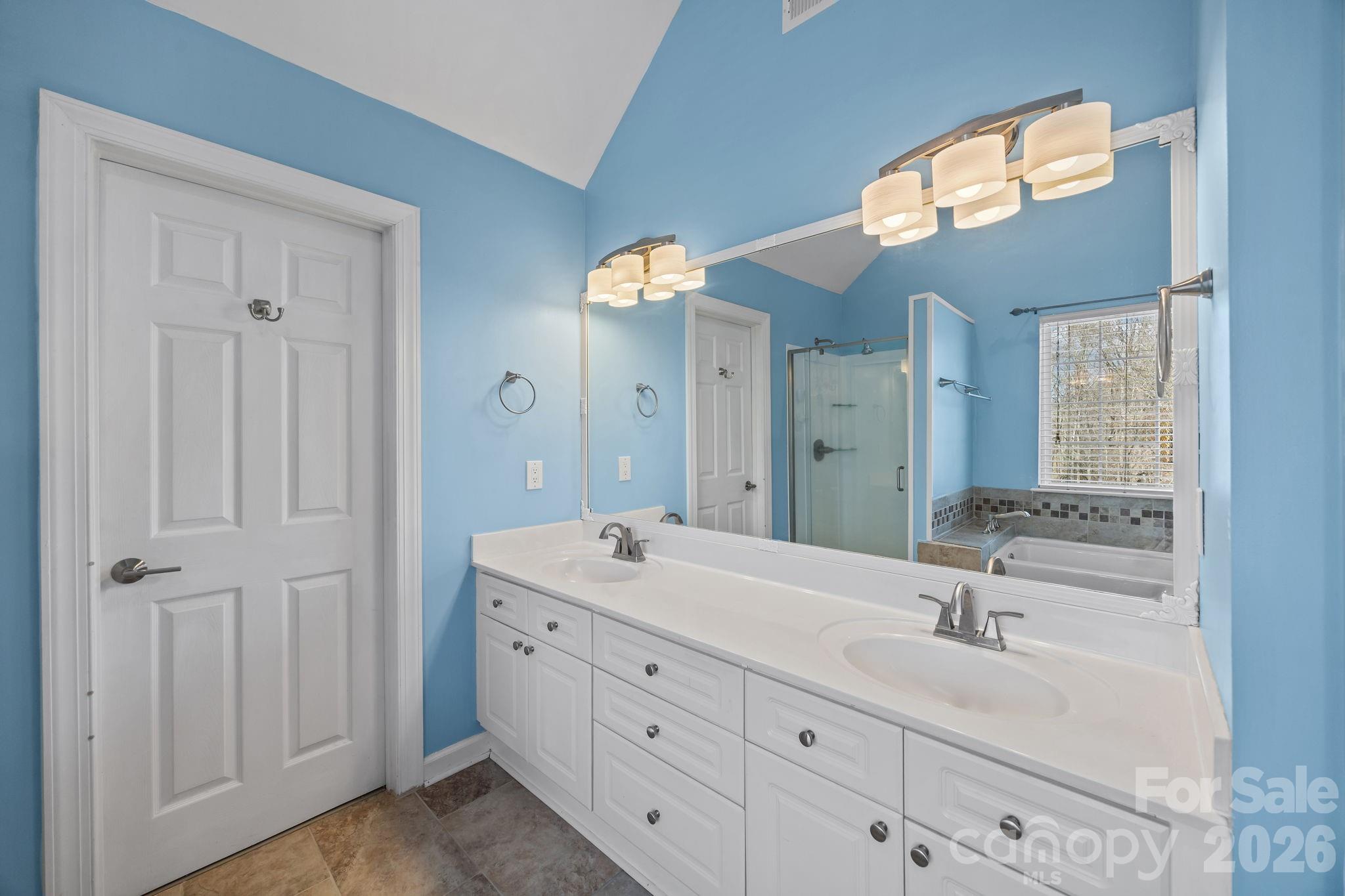 151 Saint Martins Lane — Statesville